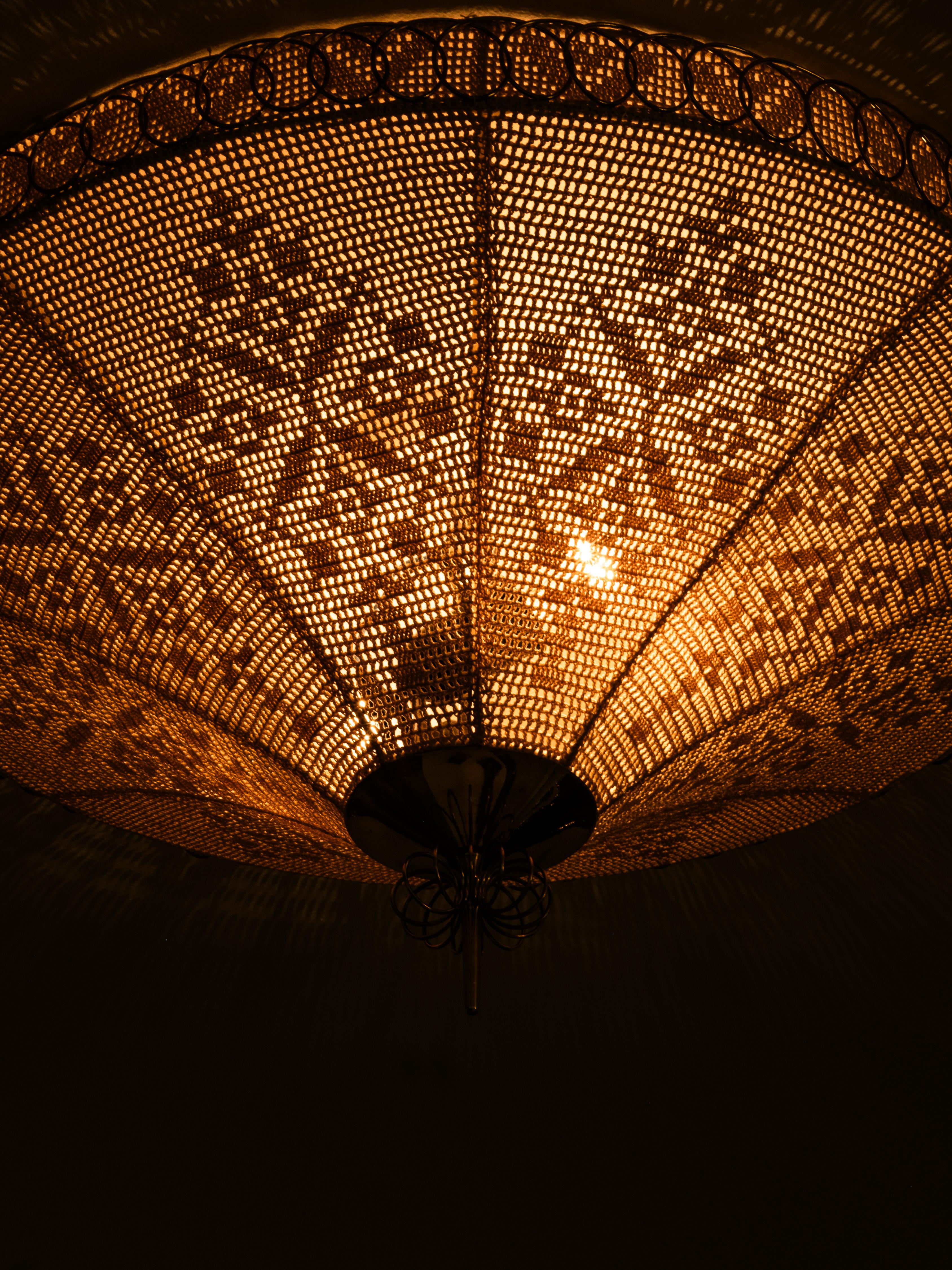 Seltene finnische Unterputzdose aus Messing und karelischer Stickerei, 1950er Jahre im Angebot 11