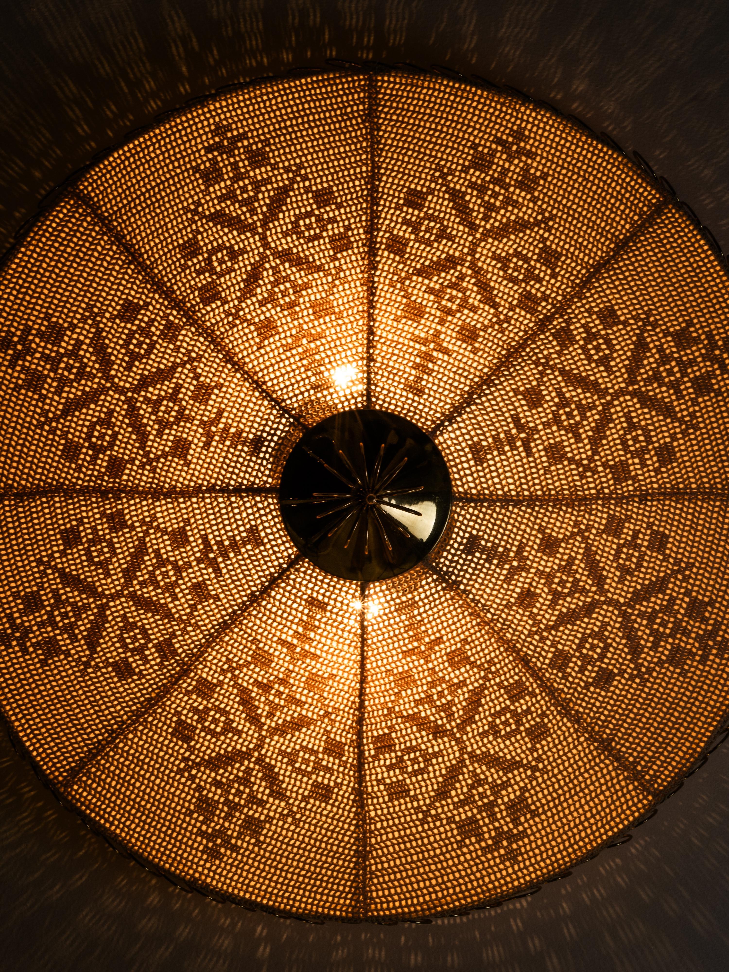 Seltene finnische Unterputzdose aus Messing und karelischer Stickerei, 1950er Jahre im Angebot 12