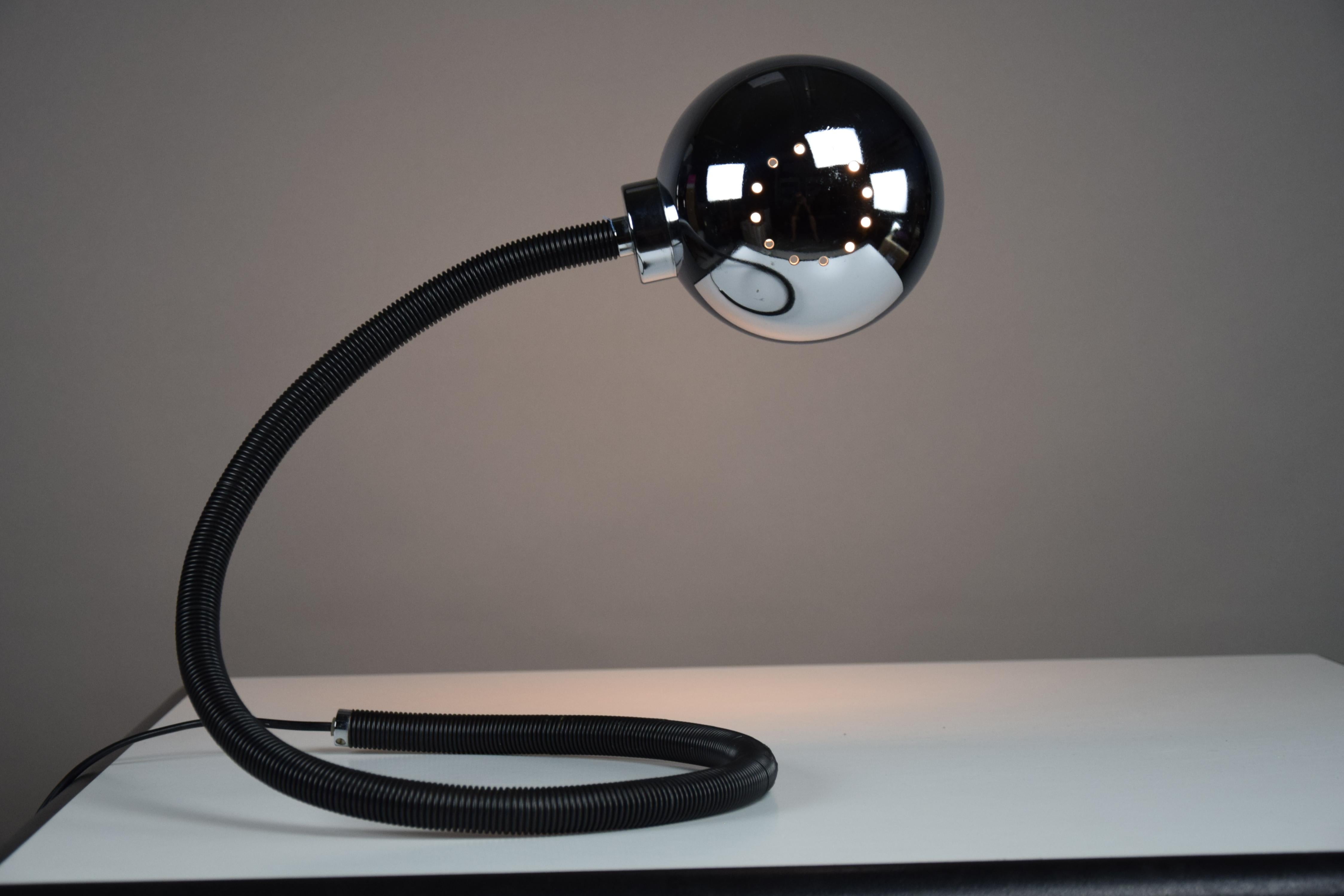 Metal Rare First Edition Hebi Flexible Table Lamp by Isao Hosoe for Valenti Italy For Sale