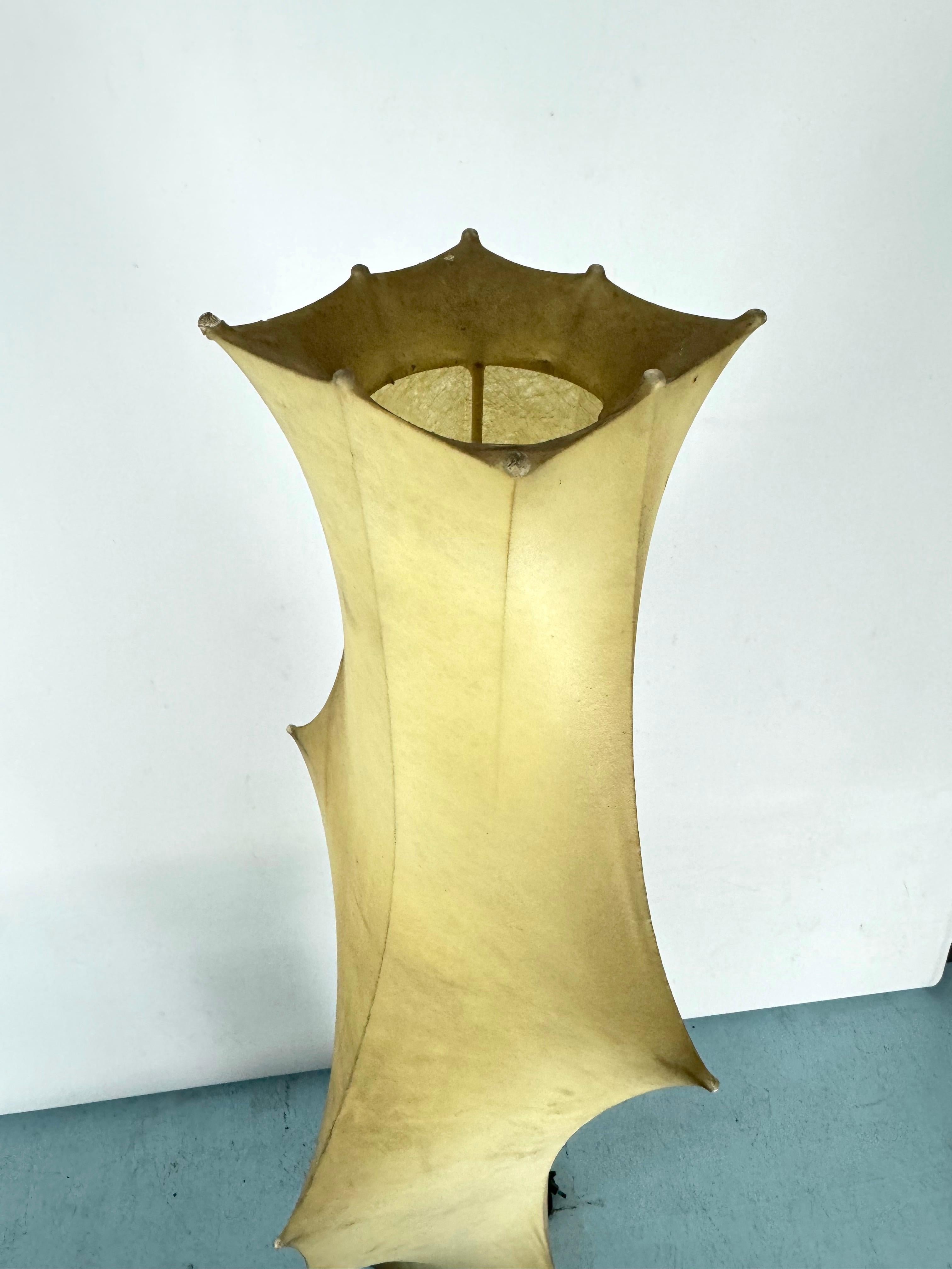 20th Century Rare first edition of Fantasma piccolo floor lamp by Tobia Scarpa for Flos.
