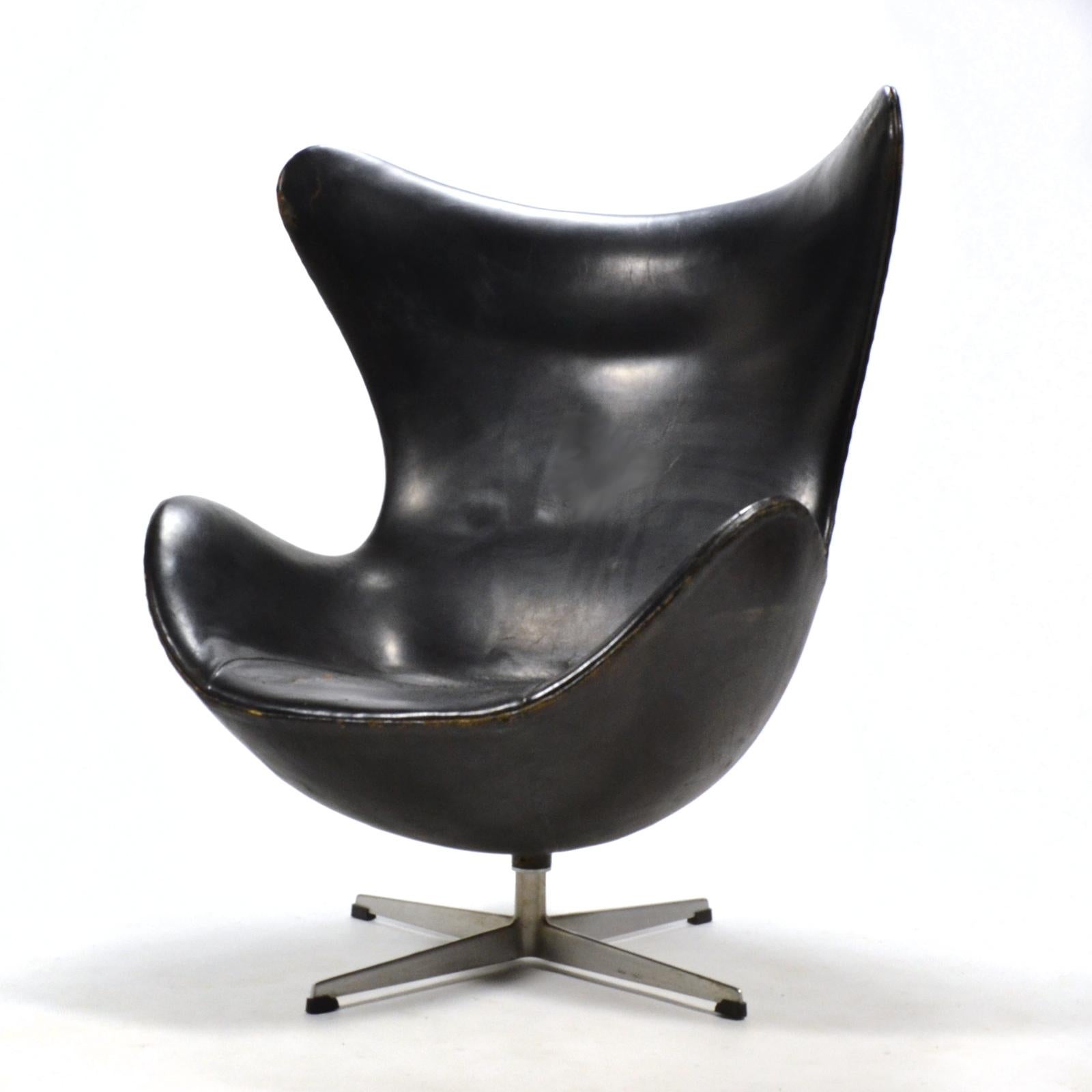 Seltener Eierstuhl der ersten Generation von Arne Jacobsen (Skandinavische Moderne) im Angebot