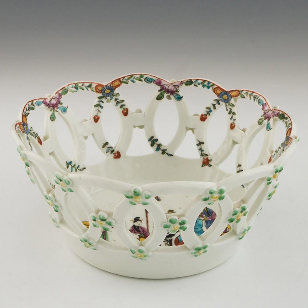George II Rare First Period Worcester Chinese Family Pattern Chestnut Basket, circa 1765 For Sale