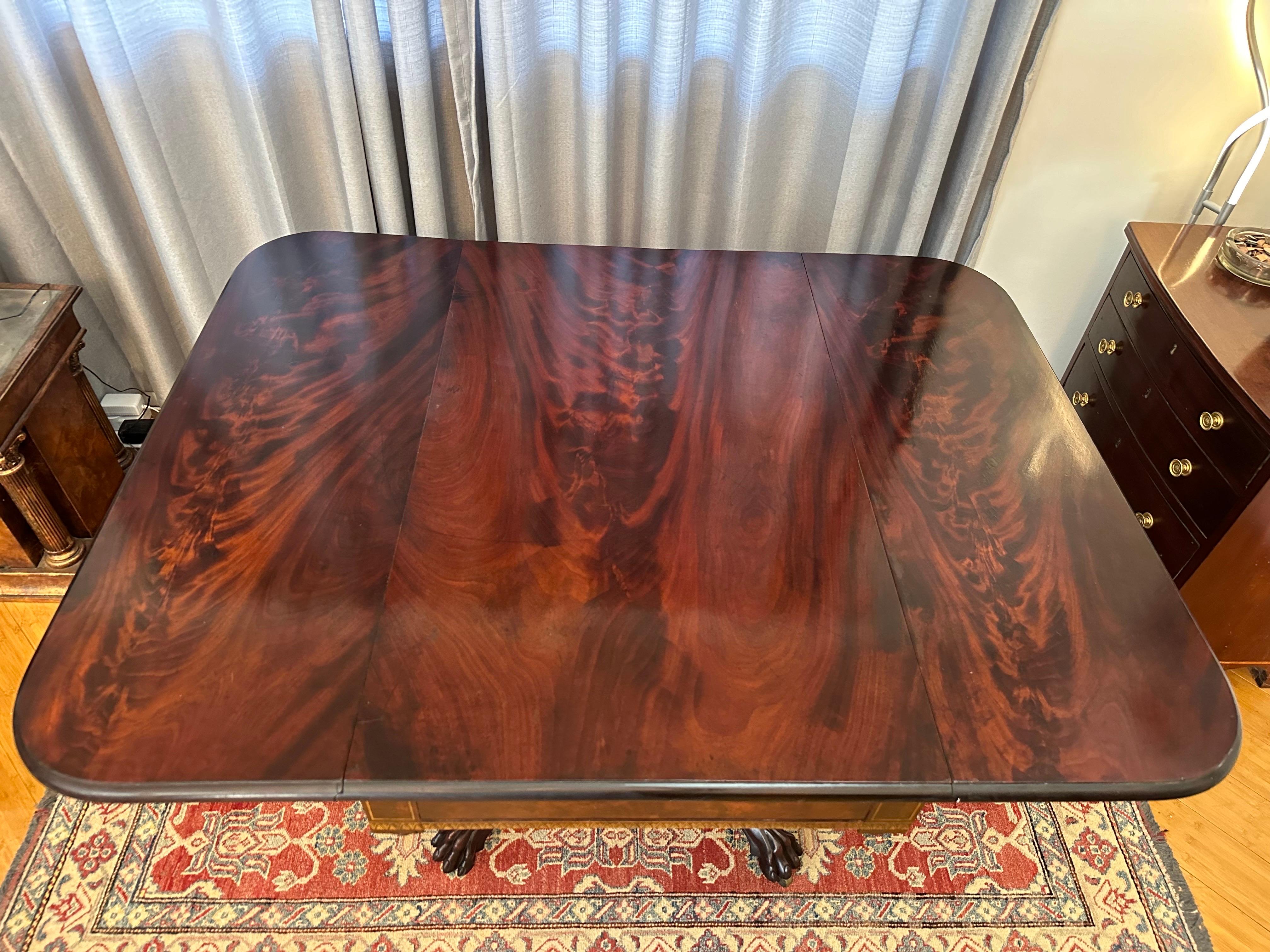 Rare Flame Mahogany Antoine Quervelle Attributed Philadelphia Breakfast Table 7