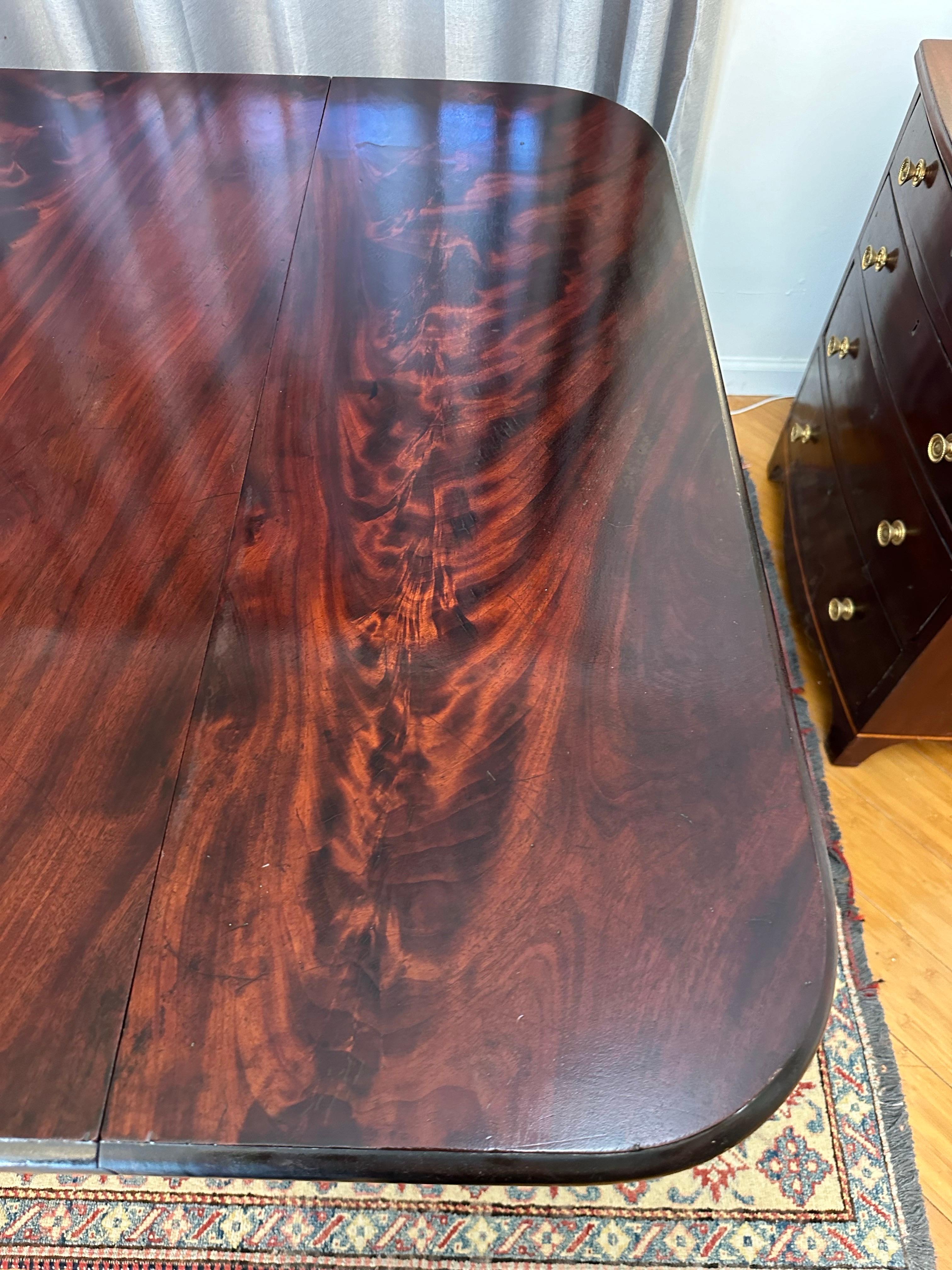 Rare Flame Mahogany Antoine Quervelle Attributed Philadelphia Breakfast Table 8