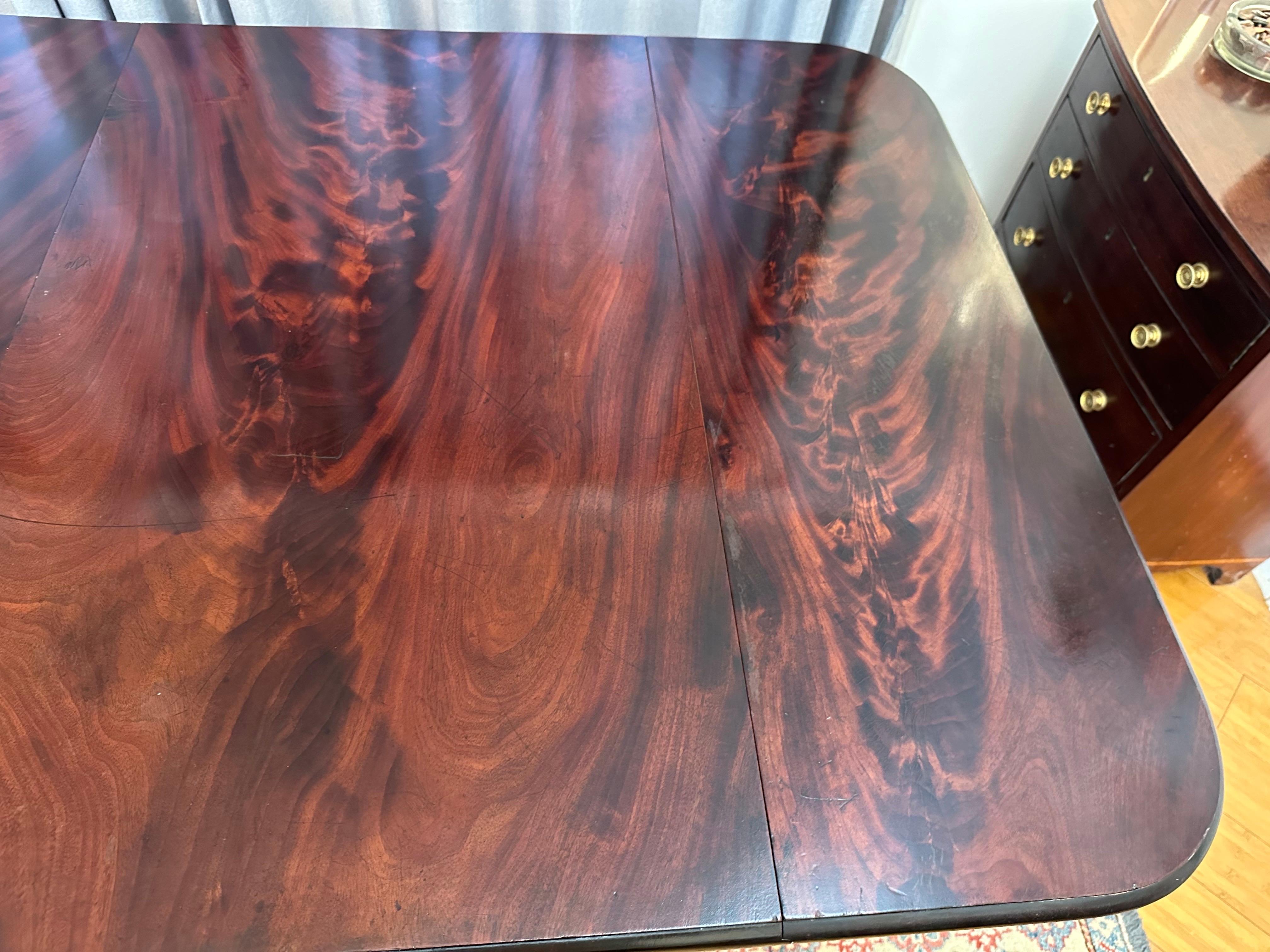 Rare Flame Mahogany Antoine Quervelle Attributed Philadelphia Breakfast Table 10
