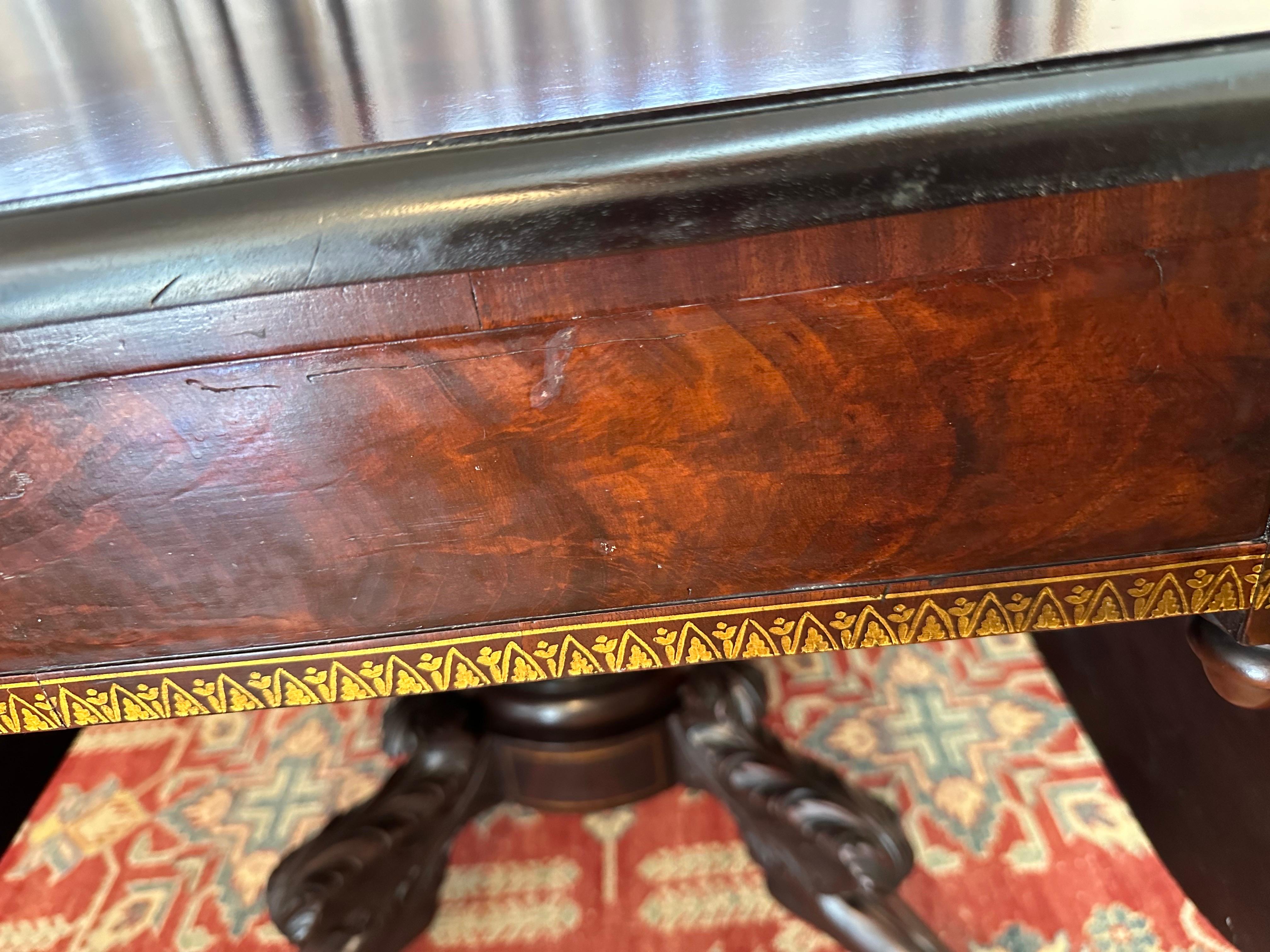 Rare Flame Mahogany Antoine Quervelle Attributed Philadelphia Breakfast Table In Good Condition In Swedesboro, NJ