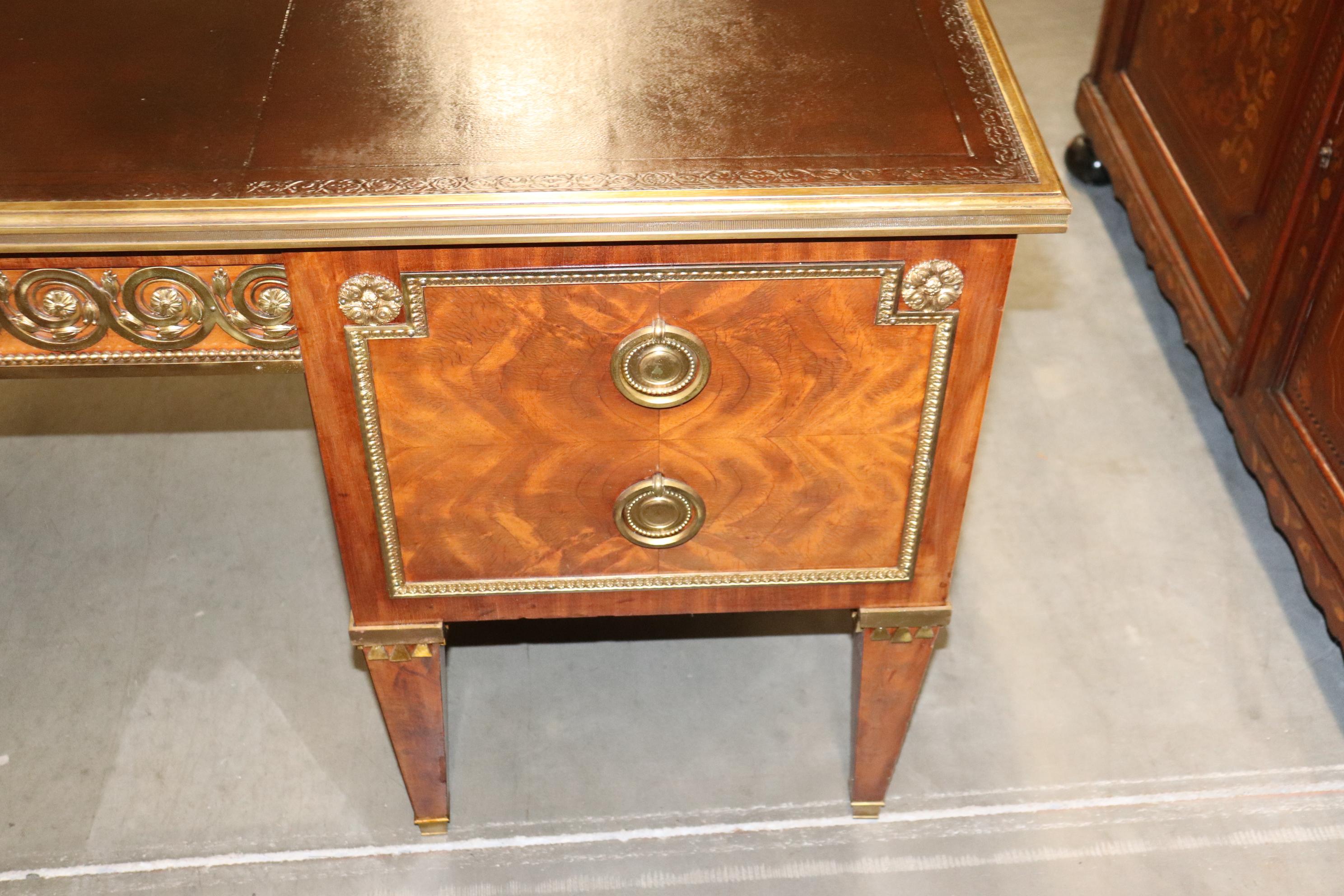 Rare Flame Mahogany Bronze Mounted Leather Top Francois Linke Desk Bureau Plat  For Sale 1