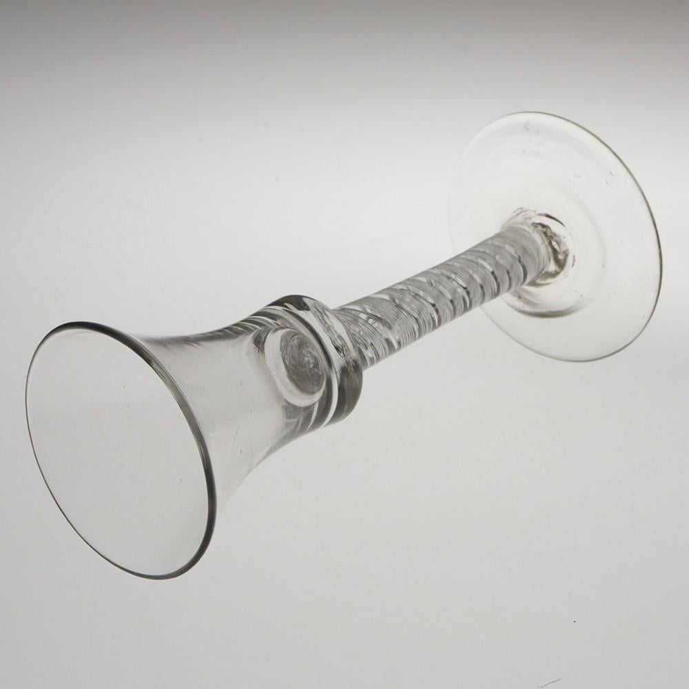 Seltene ausgestellte Eimerschale aus dem 18. Jahrhundert Doppelserie Air Twist Weinglas um 1750 (George II.) im Angebot