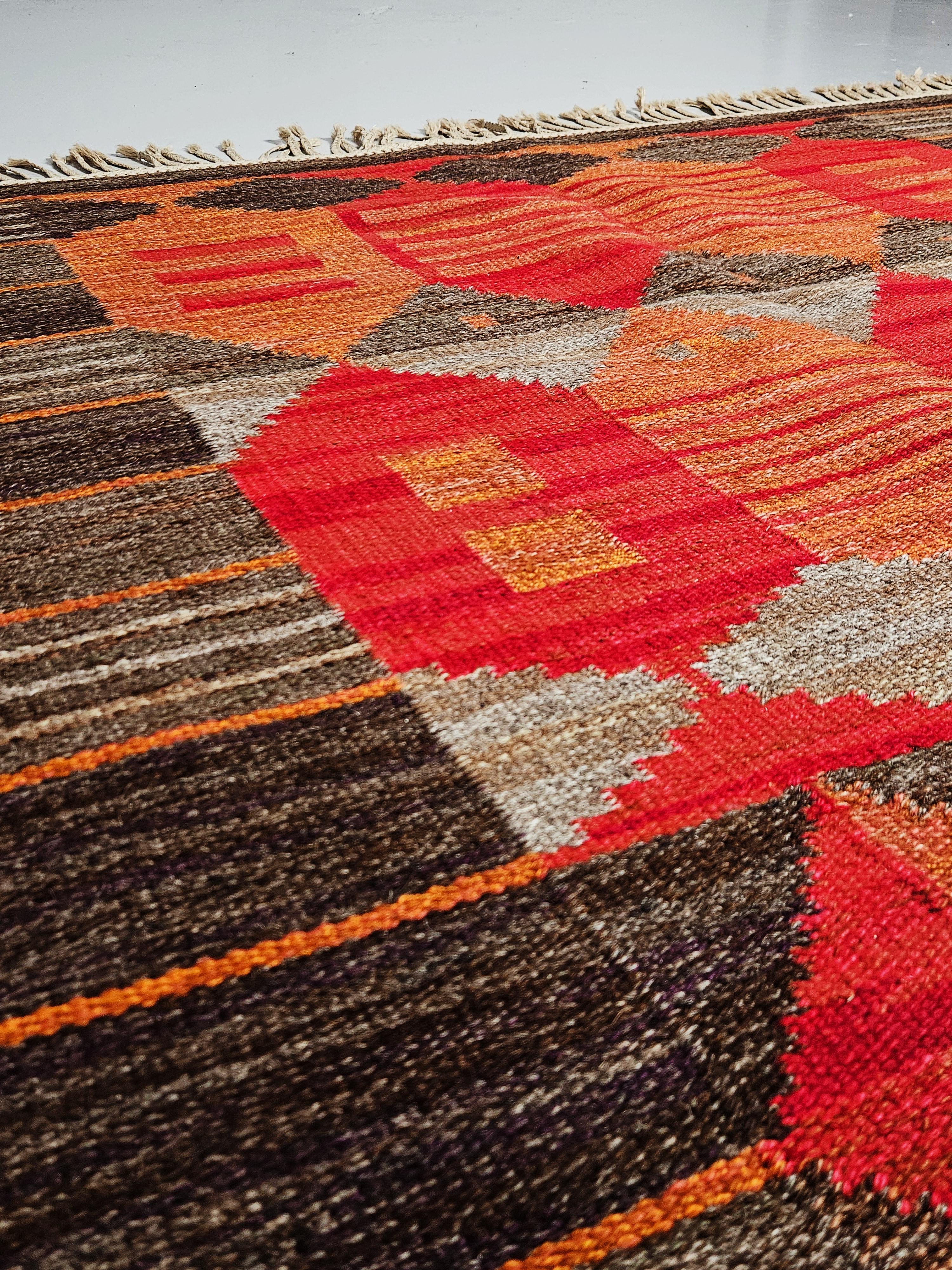 20th Century Rare flatweave carpet 'Rött Stim' by Karin Jönsson, Sweden, 1960s For Sale