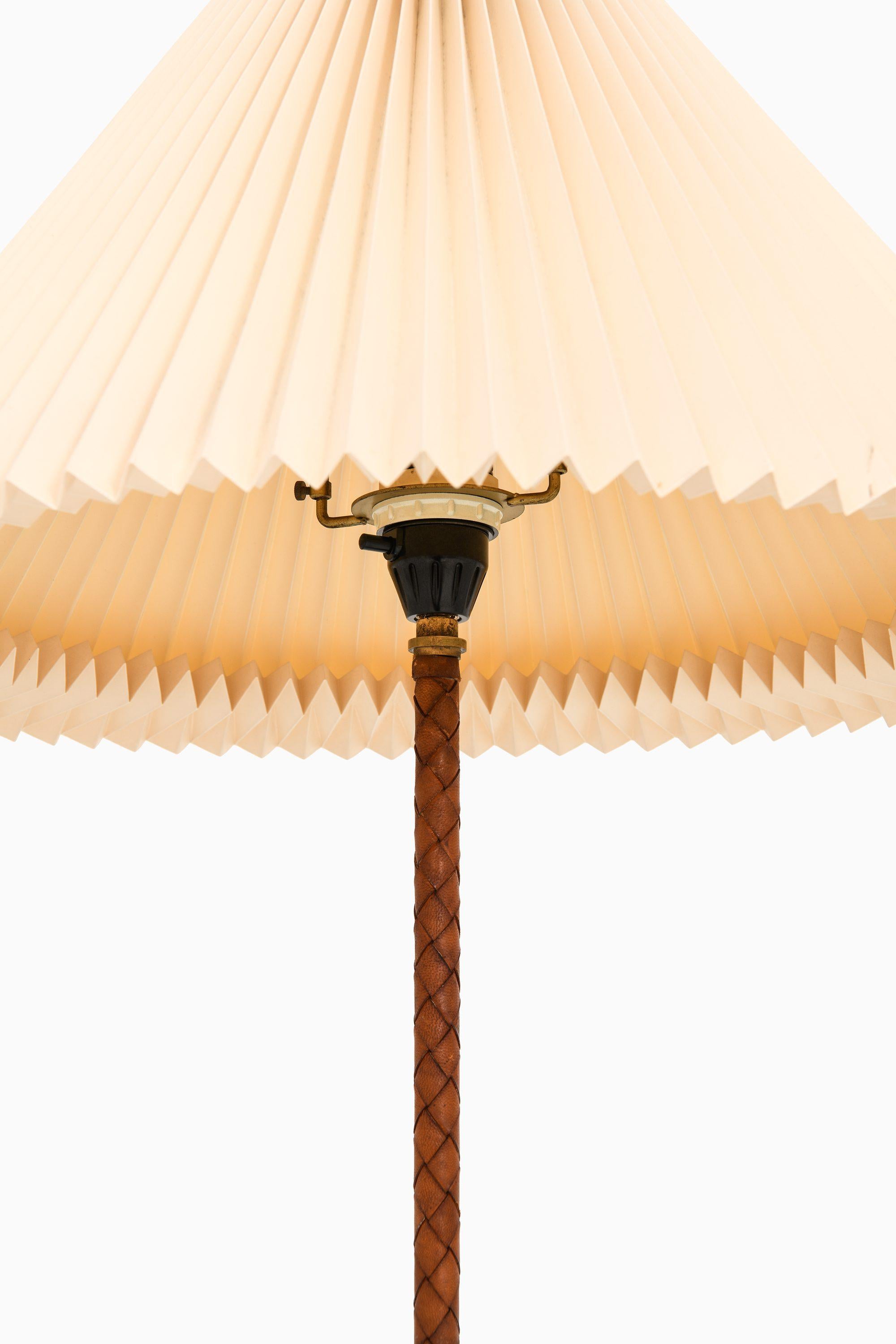 Rare Floor Lamp, Brass and Braided Leather, 1950's In Good Condition For Sale In Limhamn, Skåne län