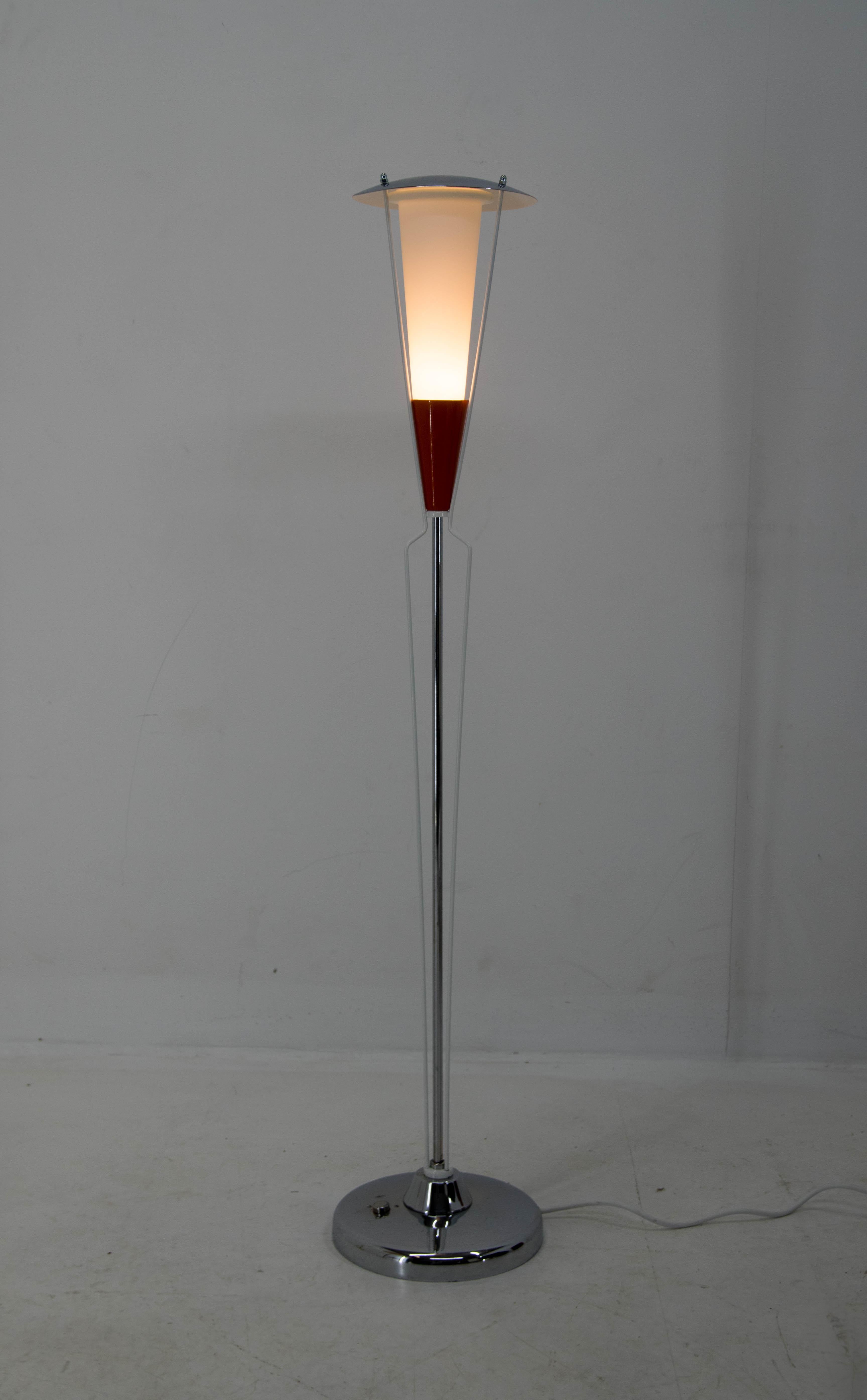 Mid-Century Modern Rare lampadaire de Drukov, Tchécoslovaquie, années 1960 en vente