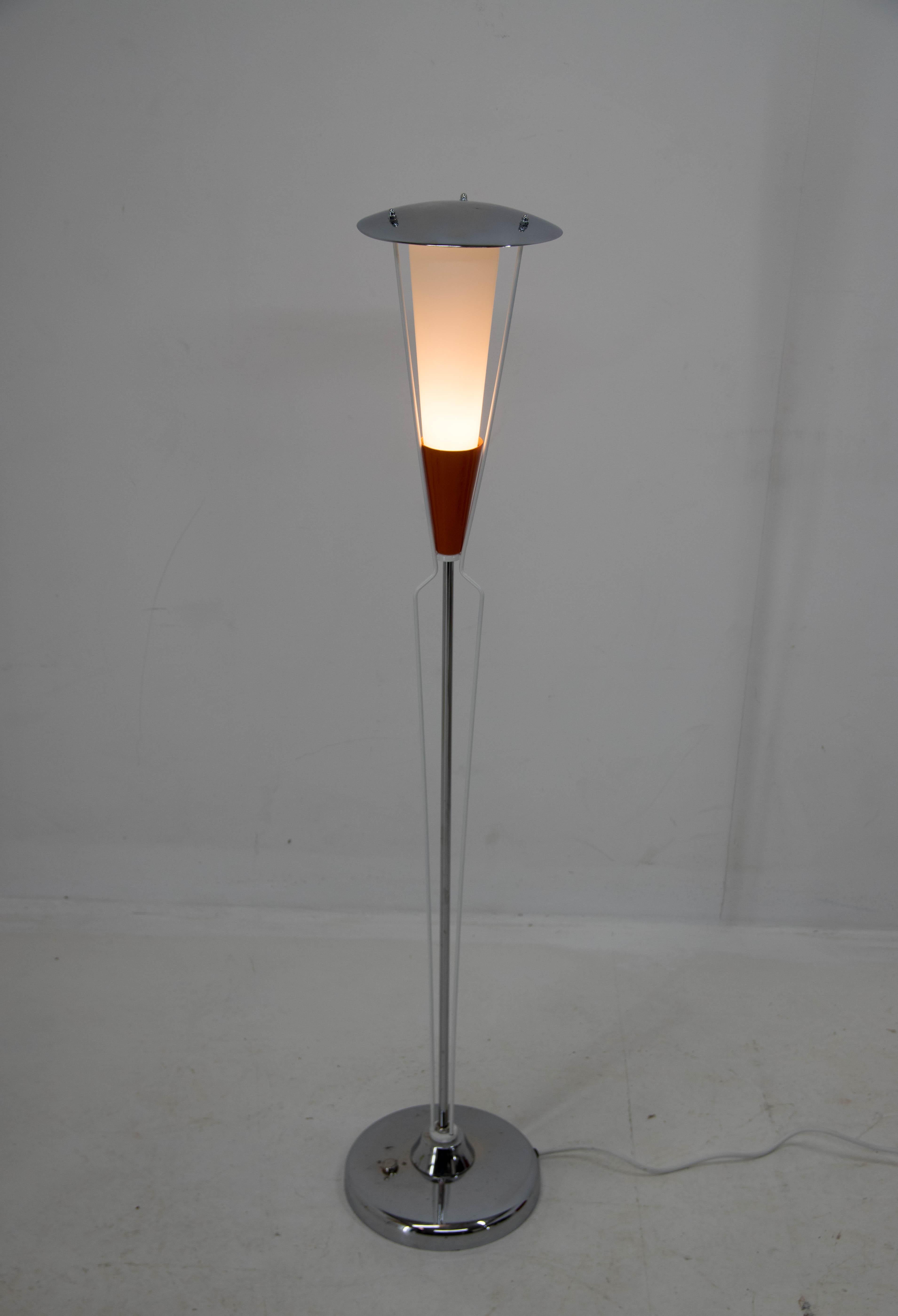Rare Floor Lamp by Drukov, Czechoslovakia, 1960s In Good Condition For Sale In Praha, CZ