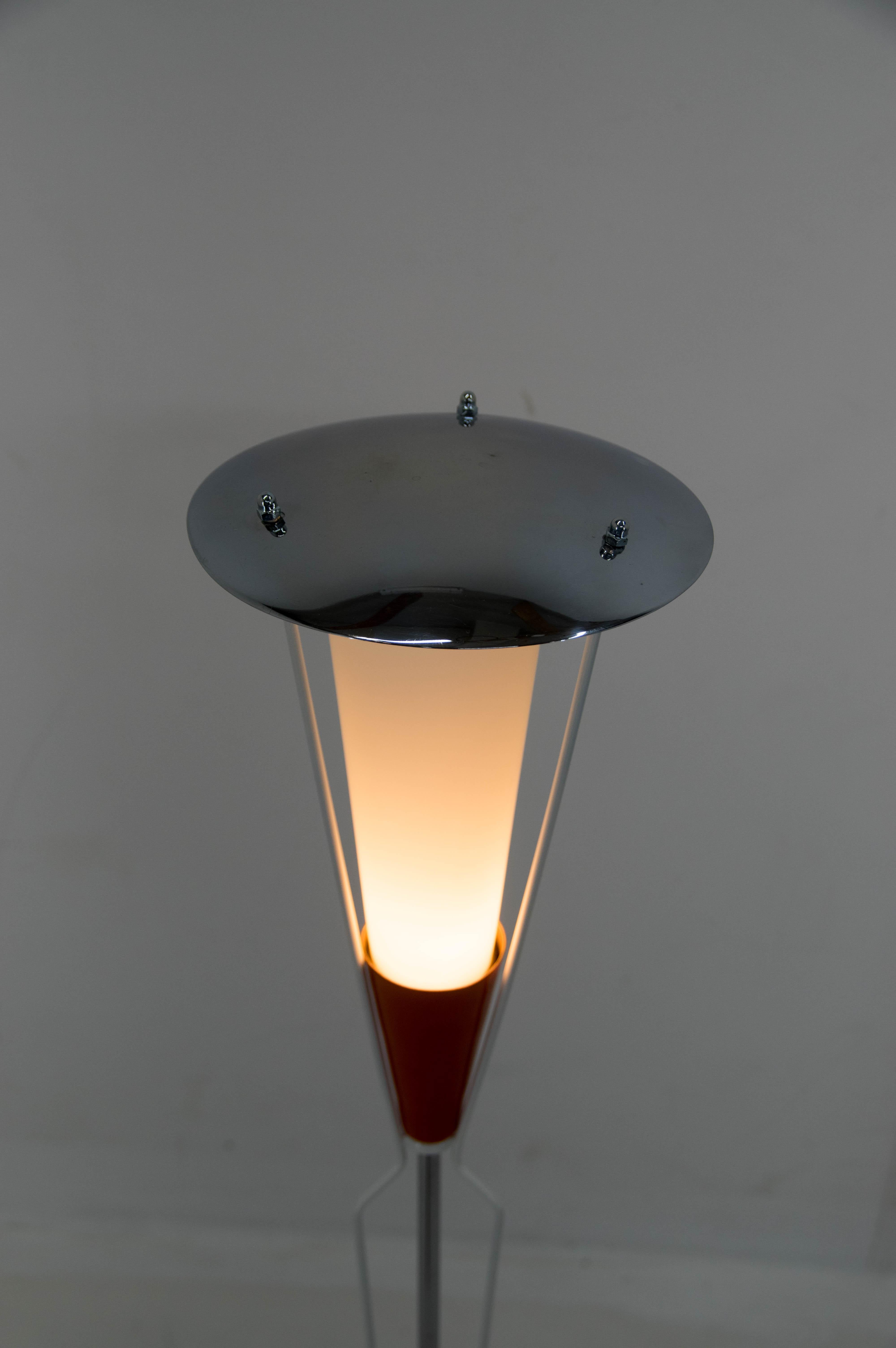 Rare lampadaire de Drukov, Tchécoslovaquie, années 1960 Bon état - En vente à Praha, CZ