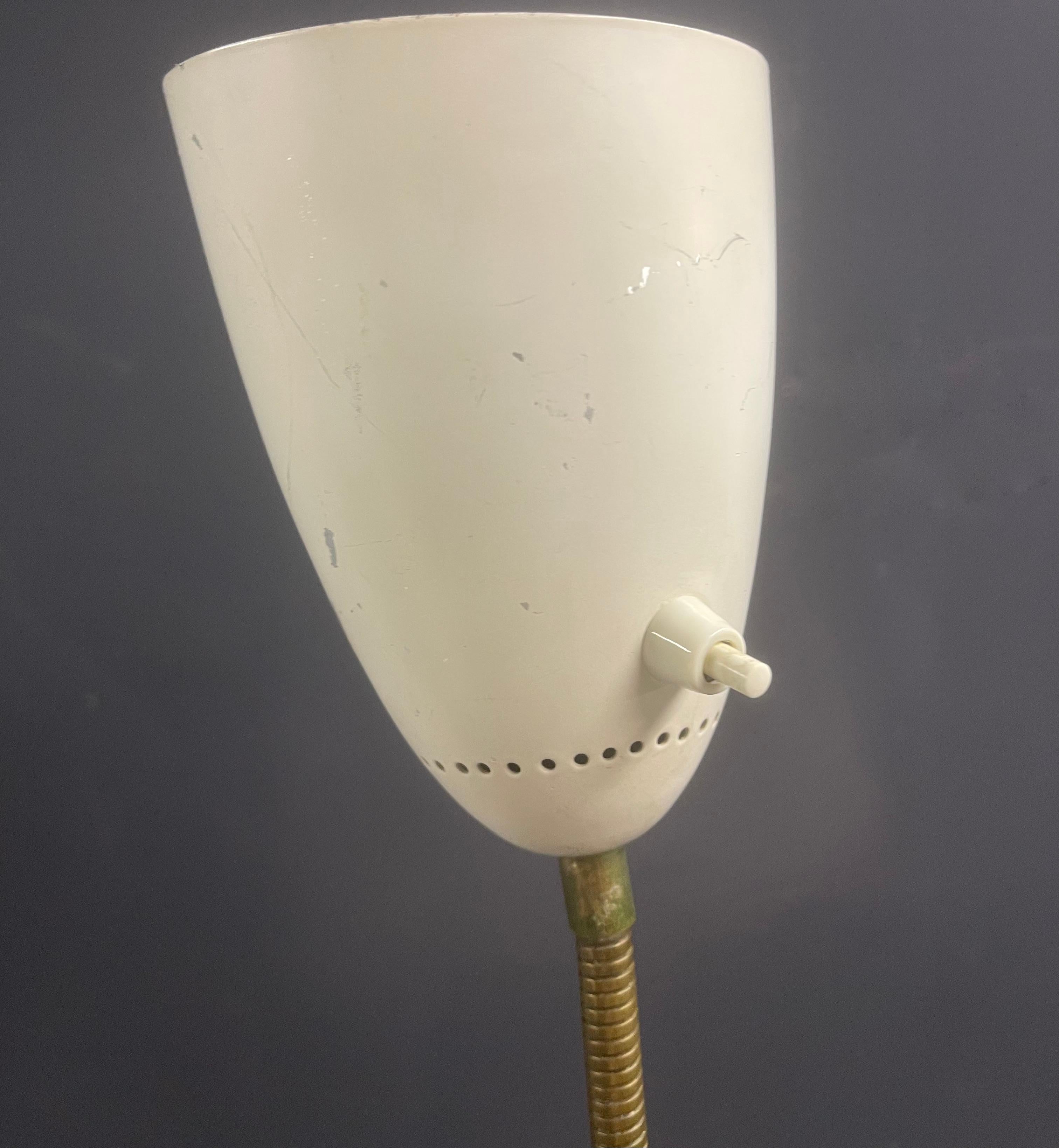 Milieu du XXe siècle rare lampadaire de Giuseppe Ostuni pour O-Luce en vente
