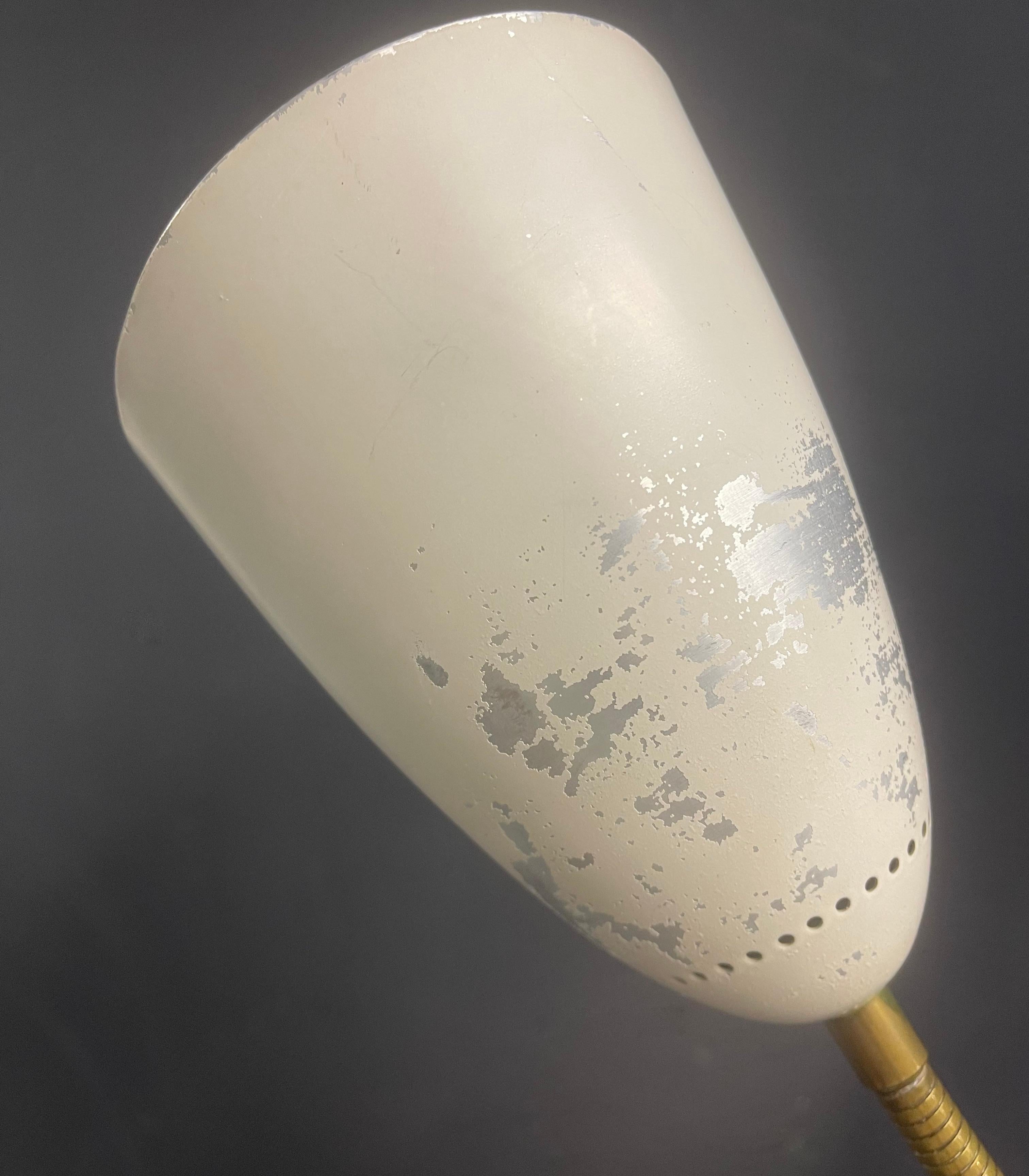 seltene stehlampe von giuseppe ostuni für o-luce (Metall) im Angebot
