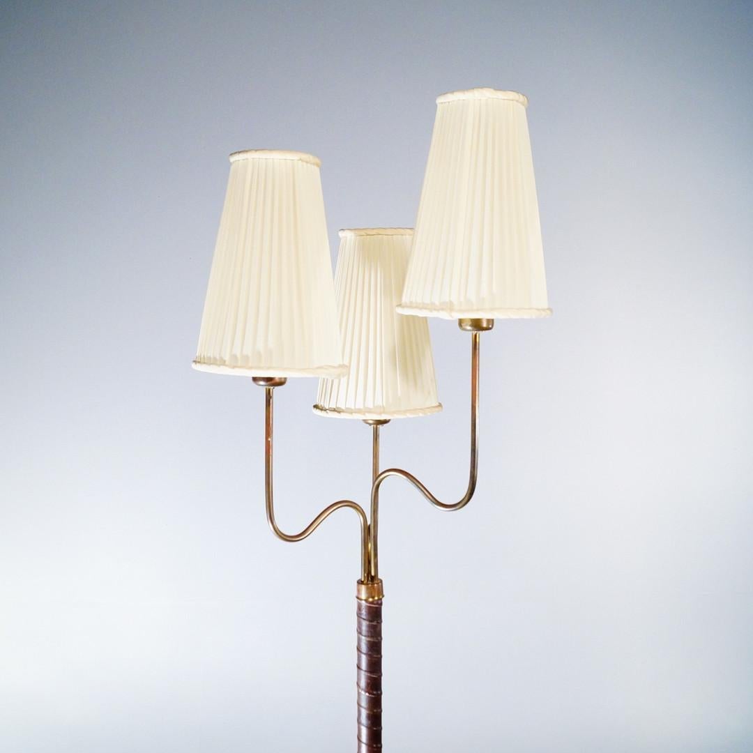 Scandinave moderne Rare lampadaire des années 1946 par Hans Bergström pour ASEA en vente