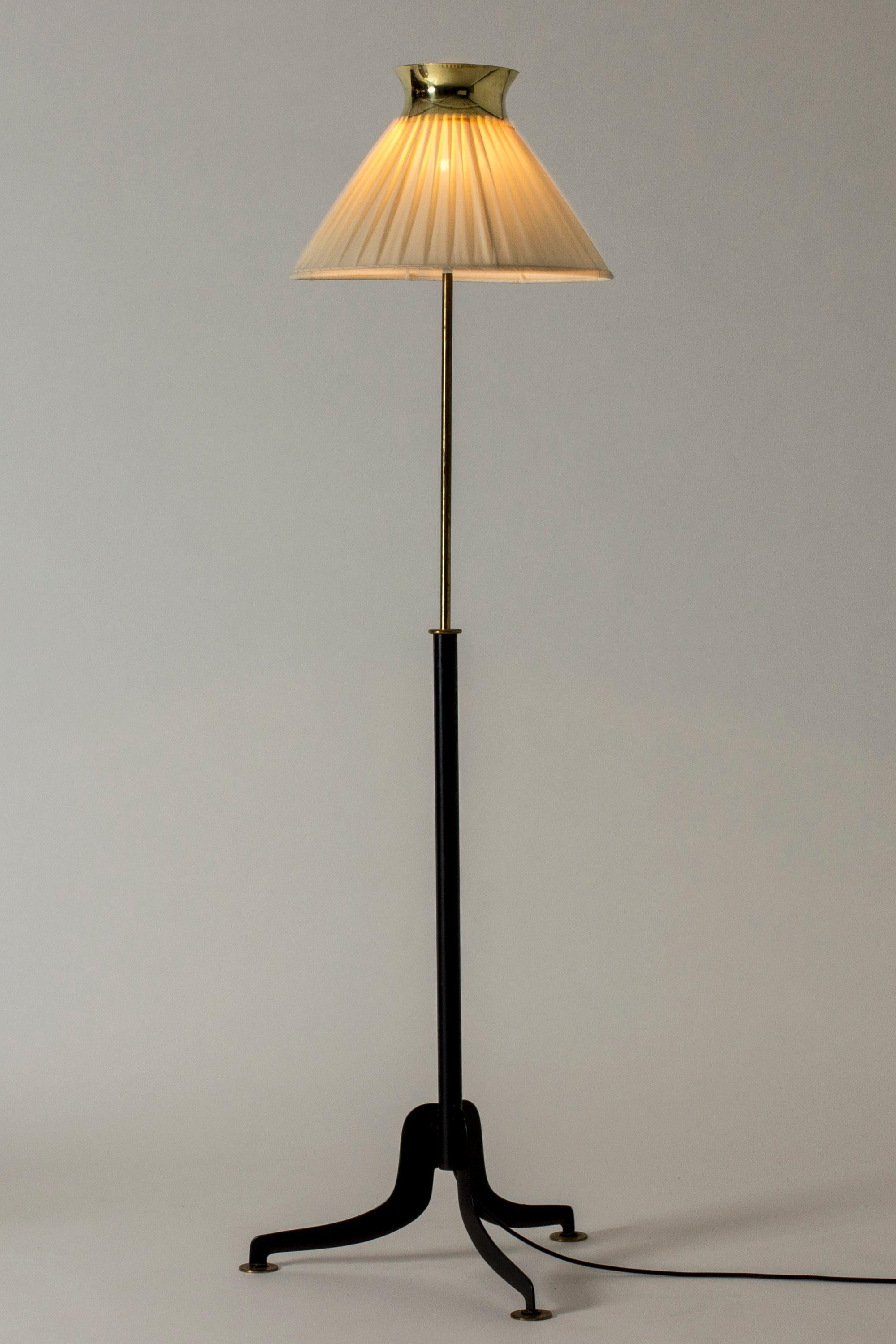 Rare Floor Lamp by Josef Frank for Svenskt Tenn, Sweden, 1950s In Good Condition For Sale In Stockholm, SE