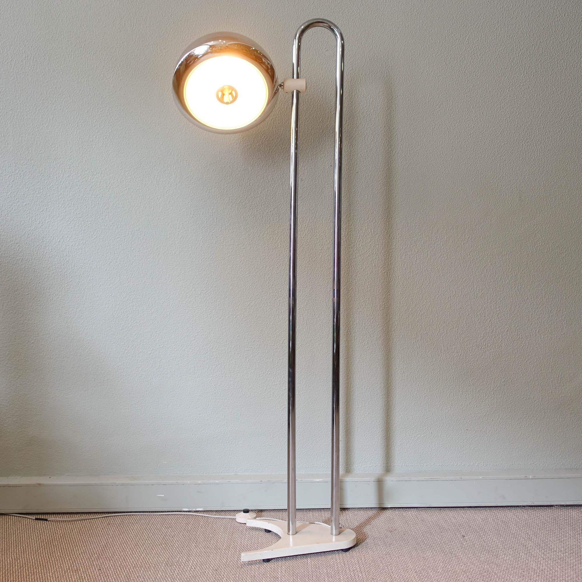 Rare Floor Lamp by Luis Perez de la Oliva for Grin Luz, 1970's For Sale 1