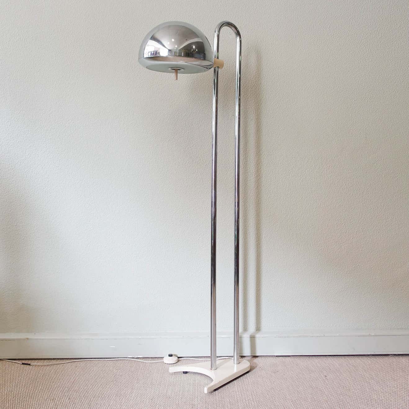 Vintage Desk Lamp Model 520 by Luis Pérez De La Oliva for Spanish Fase C.1960 *SOLD* Very nice original Fase lamp from the 60s complete with original glass. In a Gold/Brown shade Vintage Desk Lamp Model 520 by Luis Pérez De La Oliva for Spanish Fase C.1960 *SOLD* Very nice original Fase lamp from the 60s complete with original glass. In a Gold/Brown shade