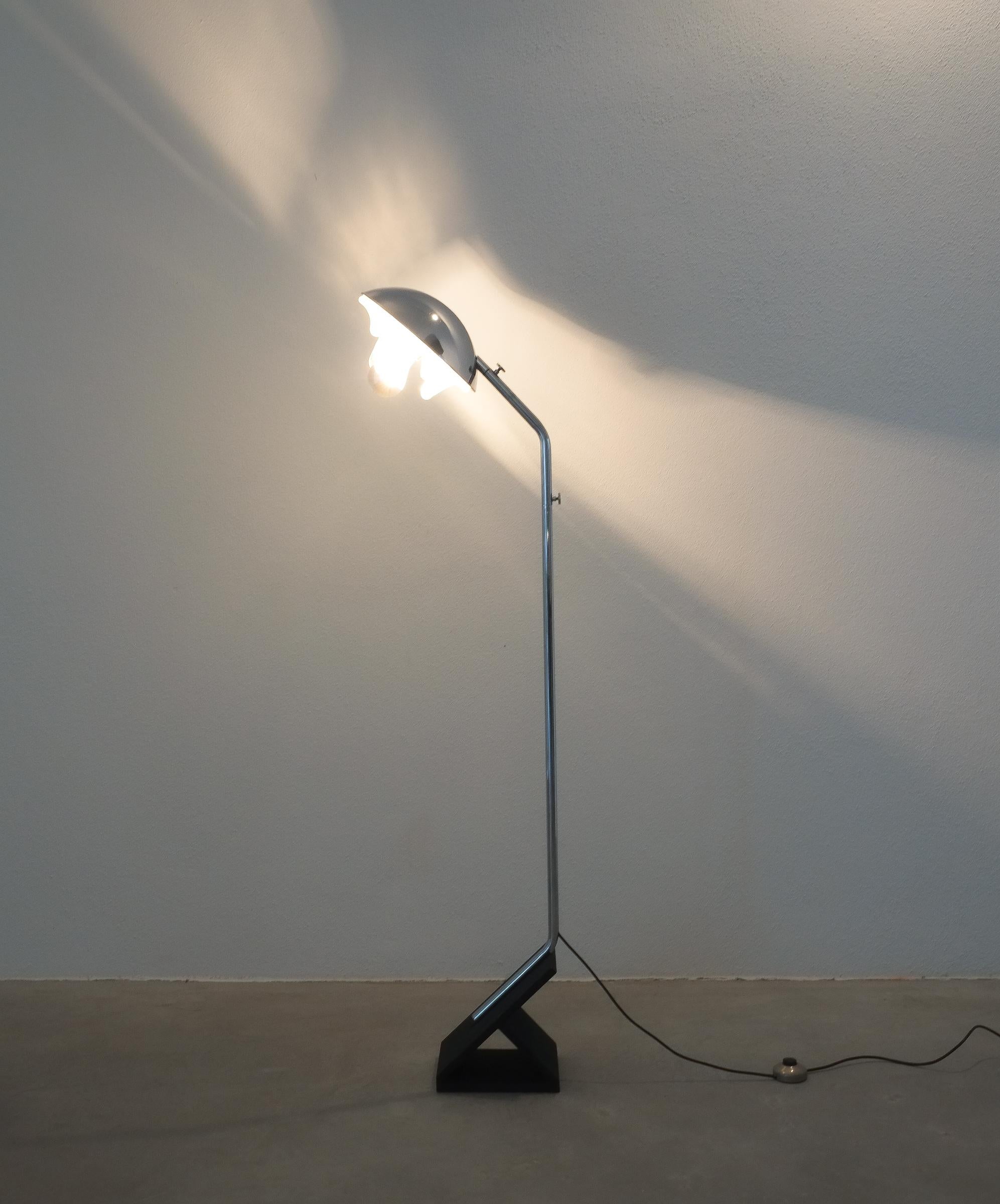 Mid-Century Modern Rare Floor Lamp Chrome Cast Iron Toni Zuccheri, Italy, circa 1970 For Sale