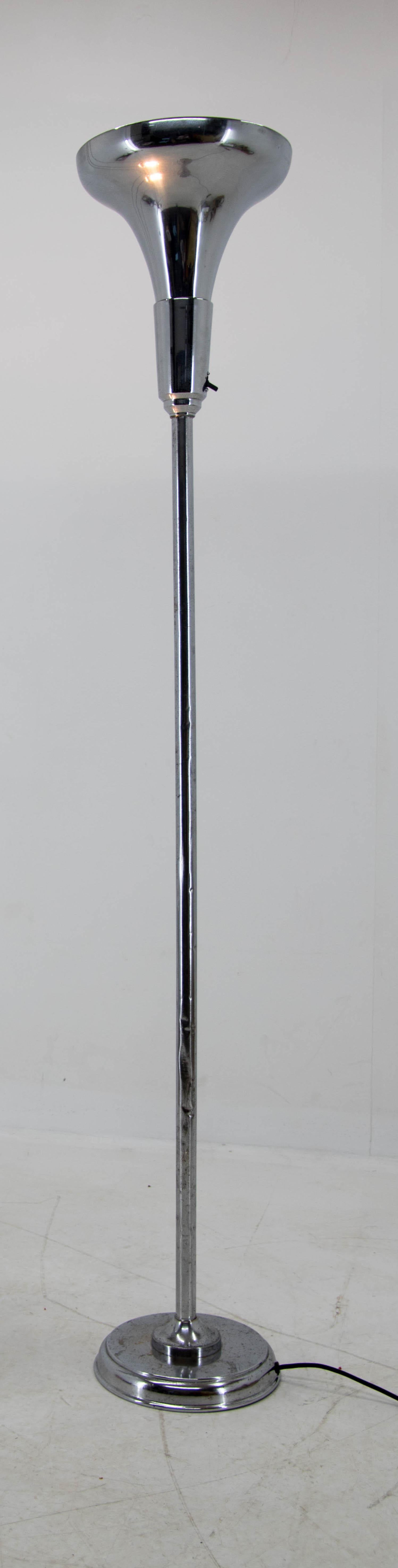 Rare Bauhaus floor lamp by Luminator.
Beautiful simple design
Chrome with age patina - polished
Original switch
New wiring
Original E40 socket and original adapter to E25-E27 bulb
Shipping to US on request.
  