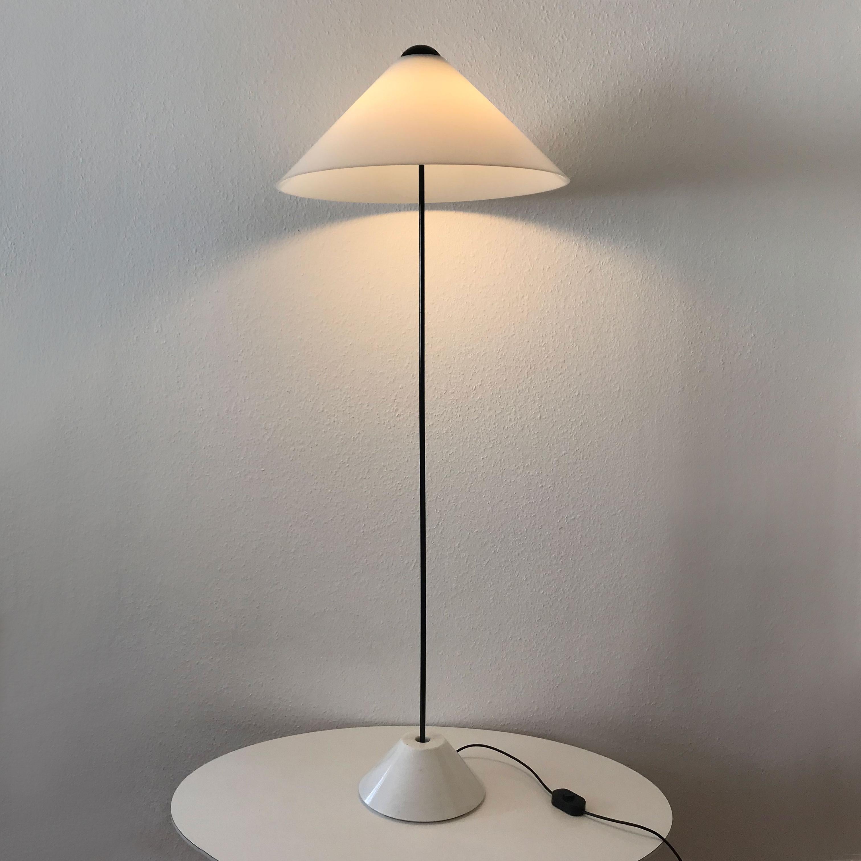 Late 20th Century Rare Floor Lamp Snow by Vico Magistretti for O-Luce, Italy, 1970s For Sale