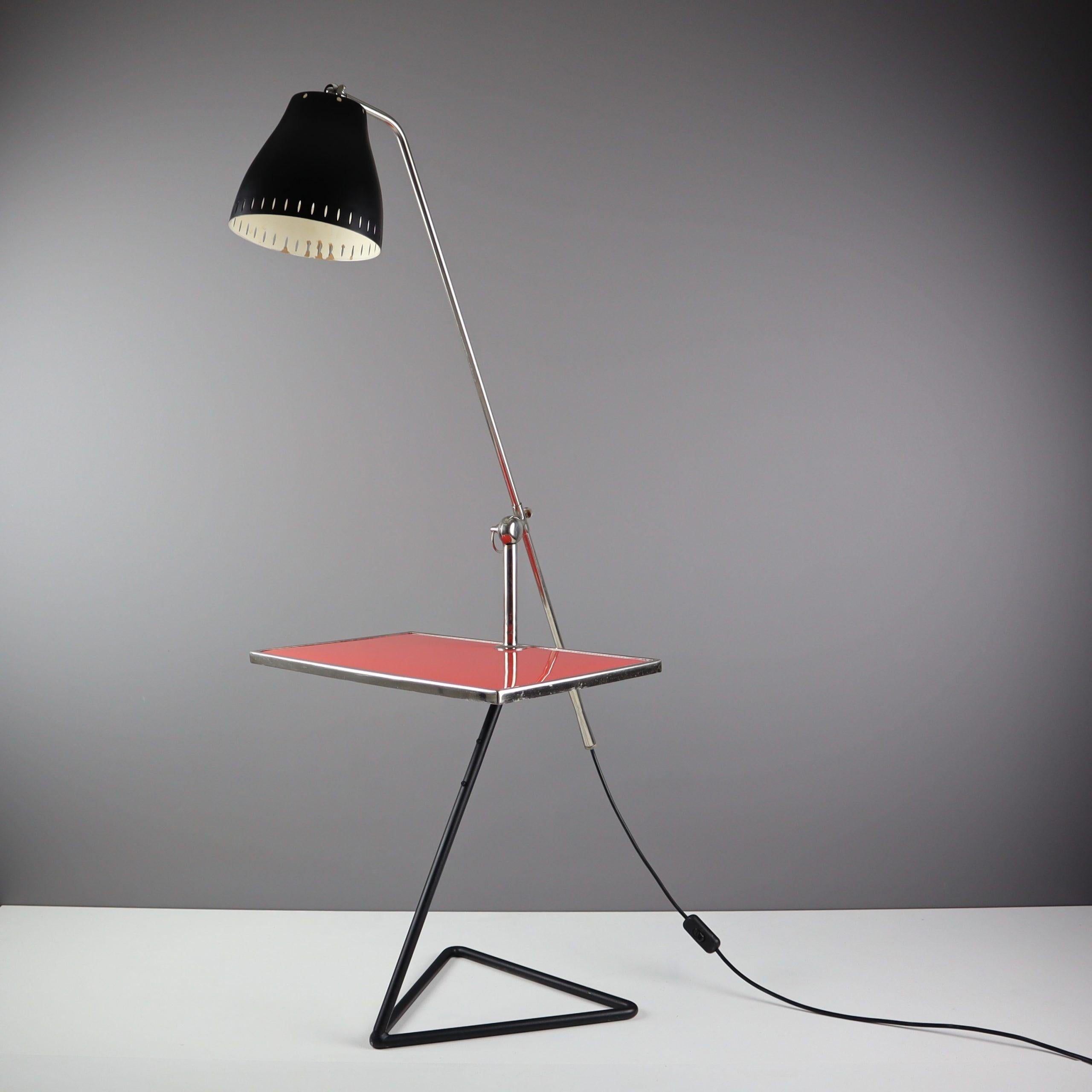 Rare Floor Lamp with Table  In Good Condition For Sale In Stockholm, SE