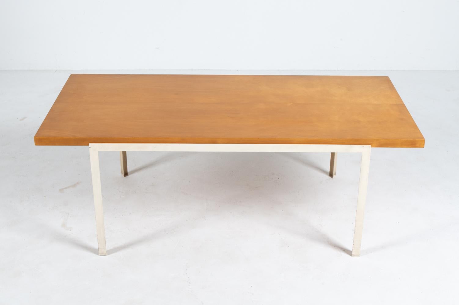Rare Florence Knoll T-Angle Coffee Table in Birch; Knoll International c. 1960's In Good Condition For Sale In Norwalk, CT