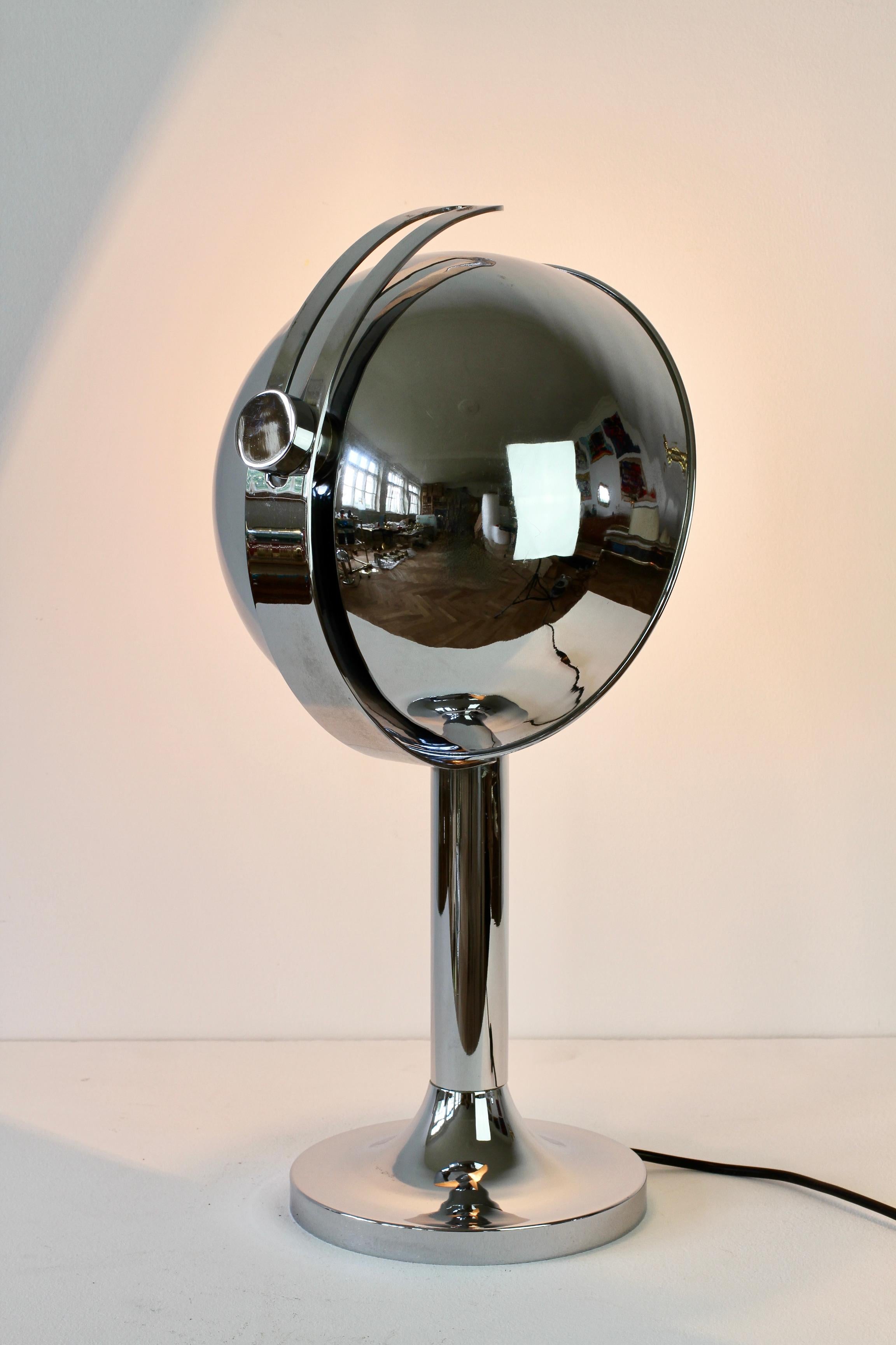 Seltene verstellbare Florian Schulz Mid-Century Vintage Modernistische verchromte Vintage-Tischlampe (Metall) im Angebot