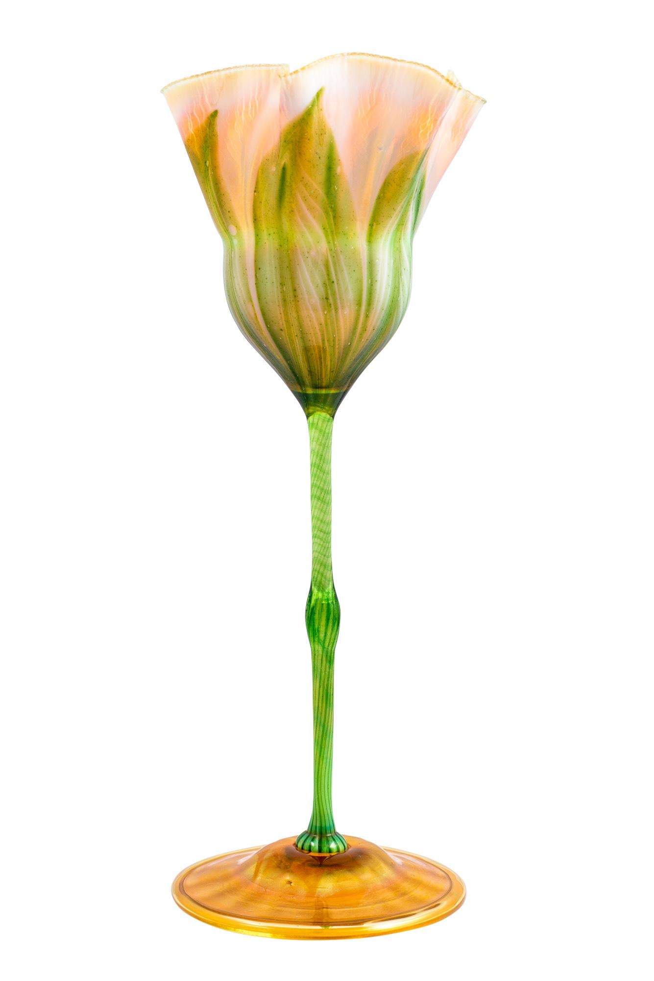 Rare Floriform Vase Louis Comfort Tiffany, Tiffany Studios, New York 1905 Signed In Excellent Condition In Vienna, AT