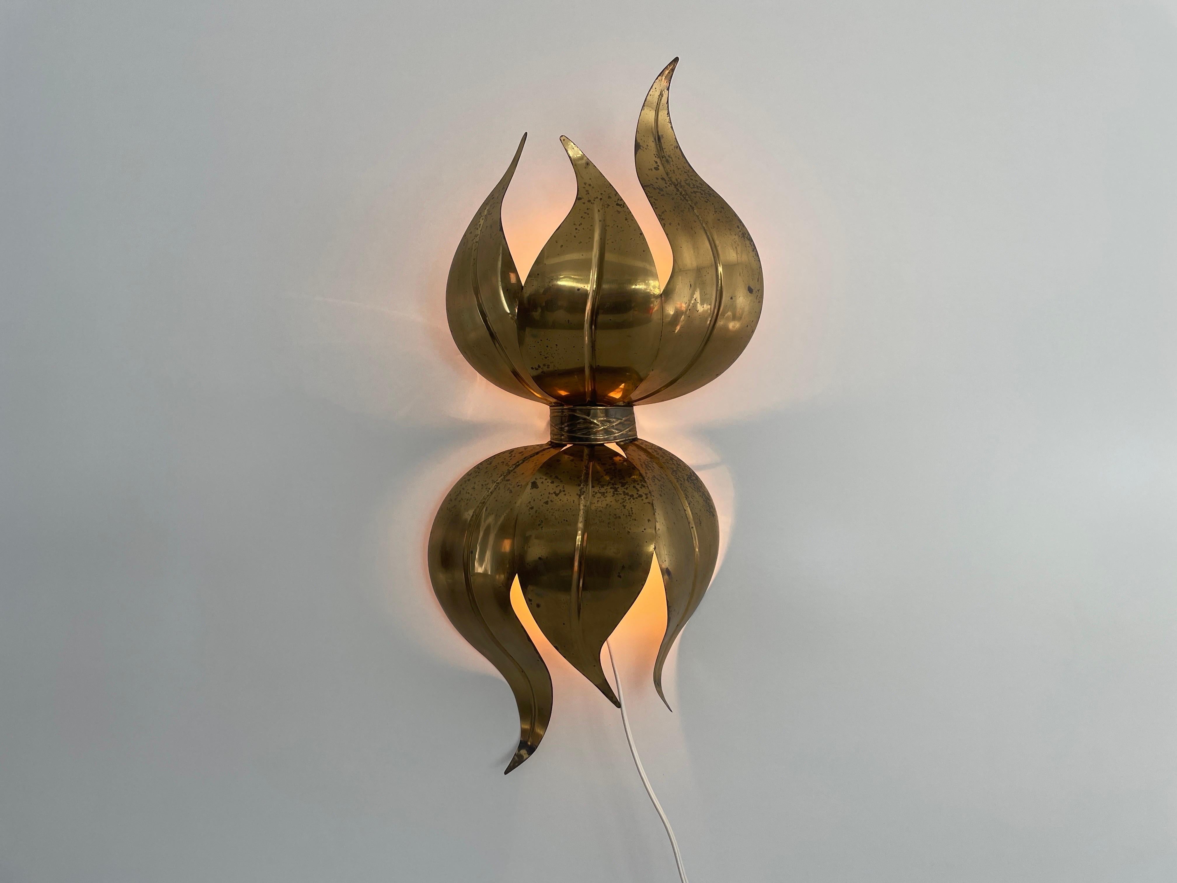 Rare Flower Shaped Brass Wall Lamp, 1960s, Italy For Sale 4