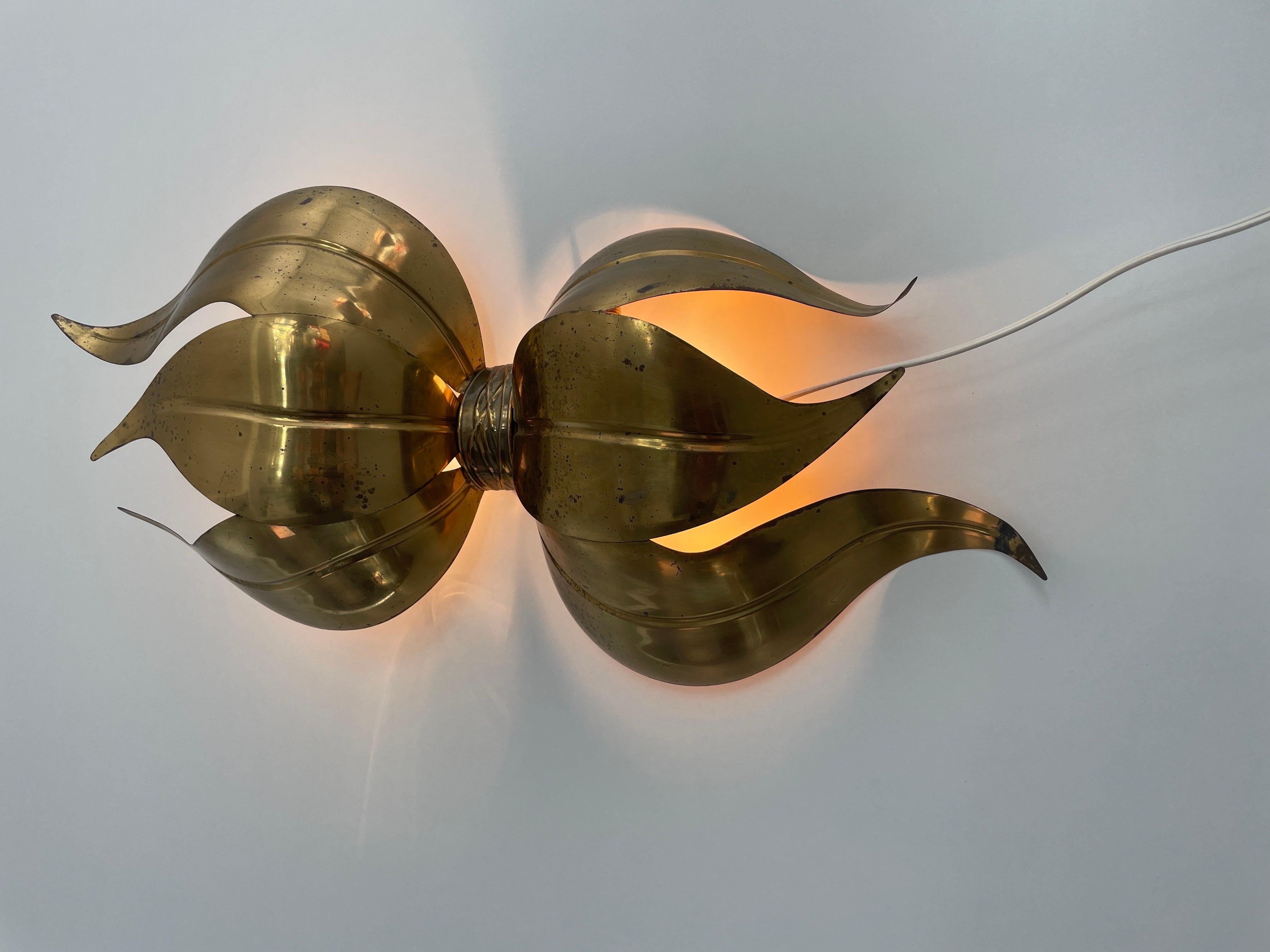 Rare Flower Shaped Brass Wall Lamp, 1960s, Italy For Sale 7