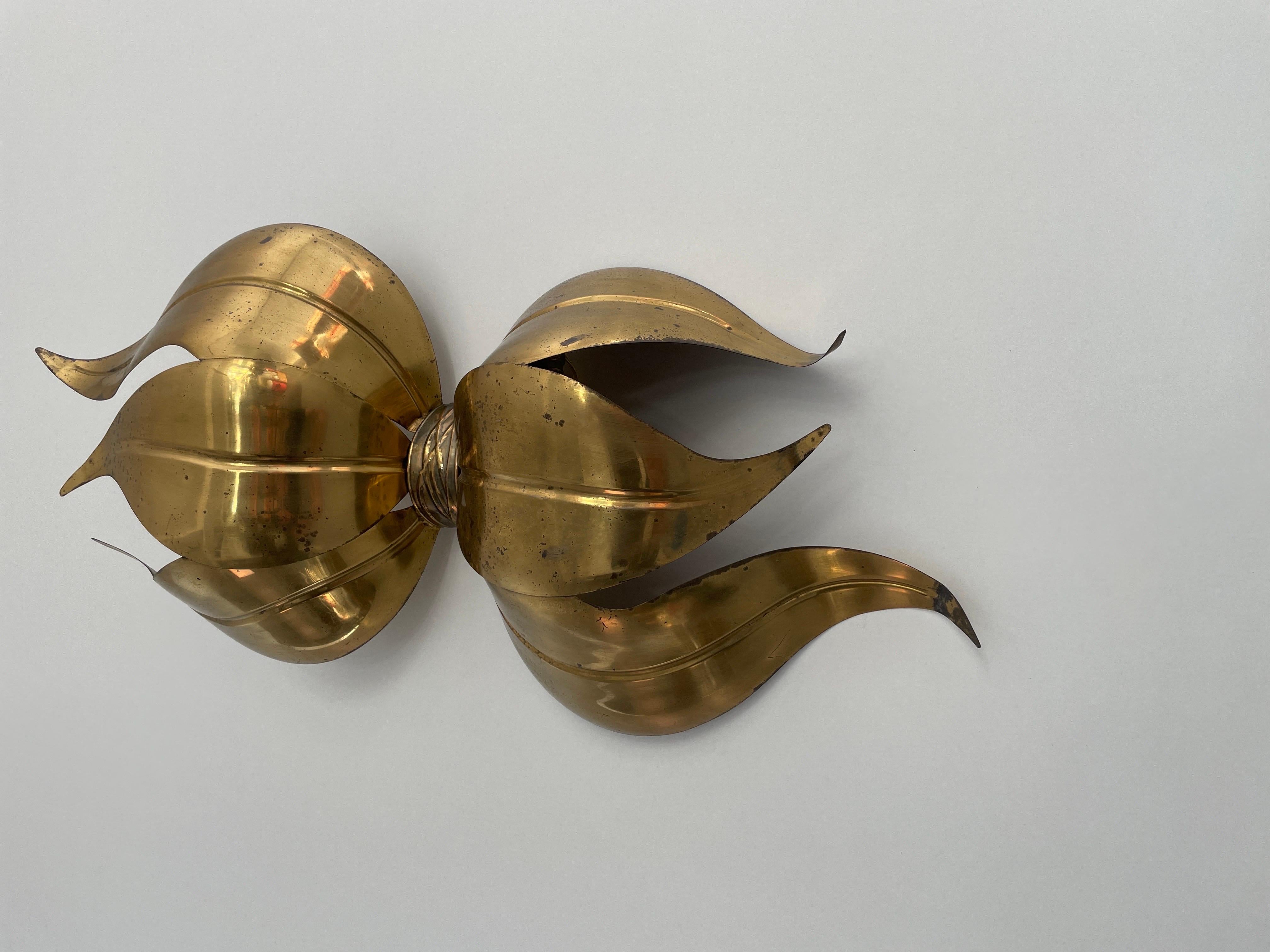 Italian Rare Flower Shaped Brass Wall Lamp, 1960s, Italy For Sale