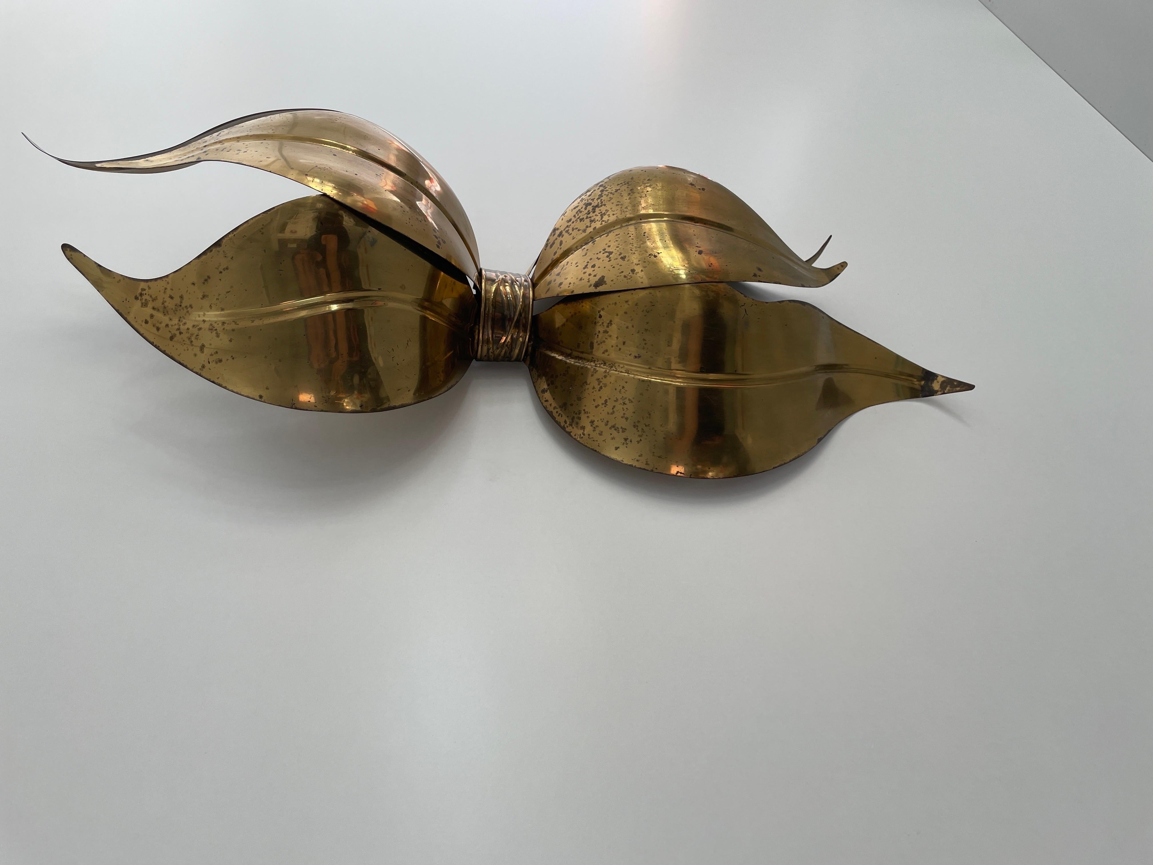 Rare Flower Shaped Brass Wall Lamp, 1960s, Italy In Excellent Condition For Sale In Hagenbach, DE