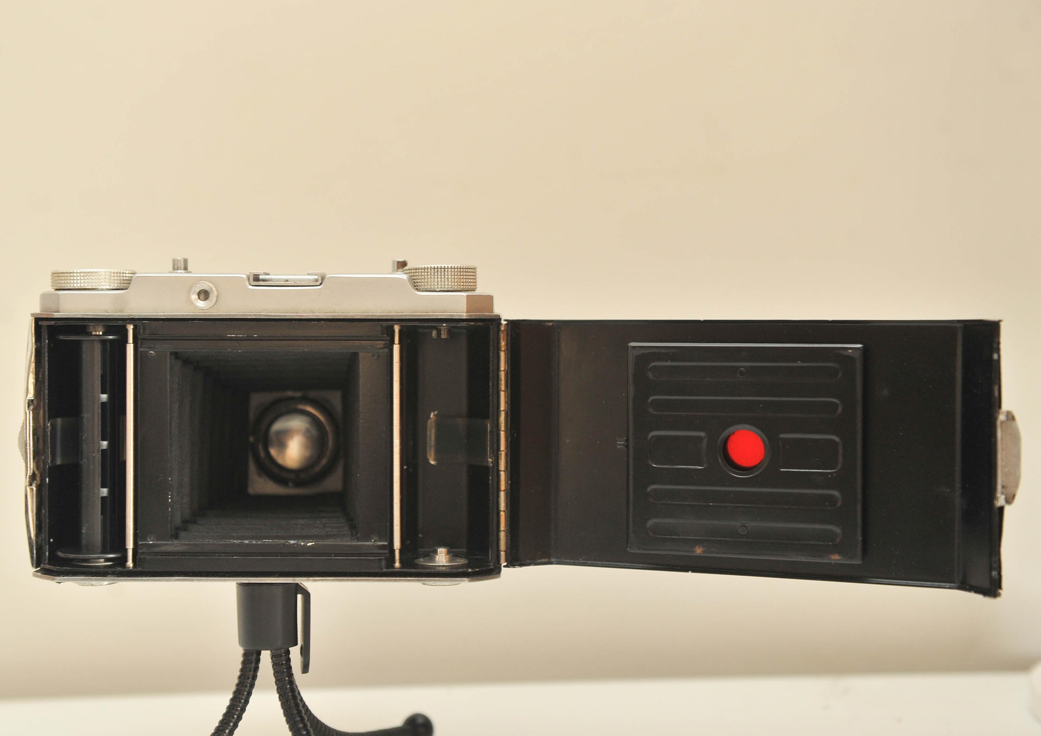 Acier Rare Foitzik Trier Unca 120 Roll Film Bellow Camera Made in Germany 1952 en vente