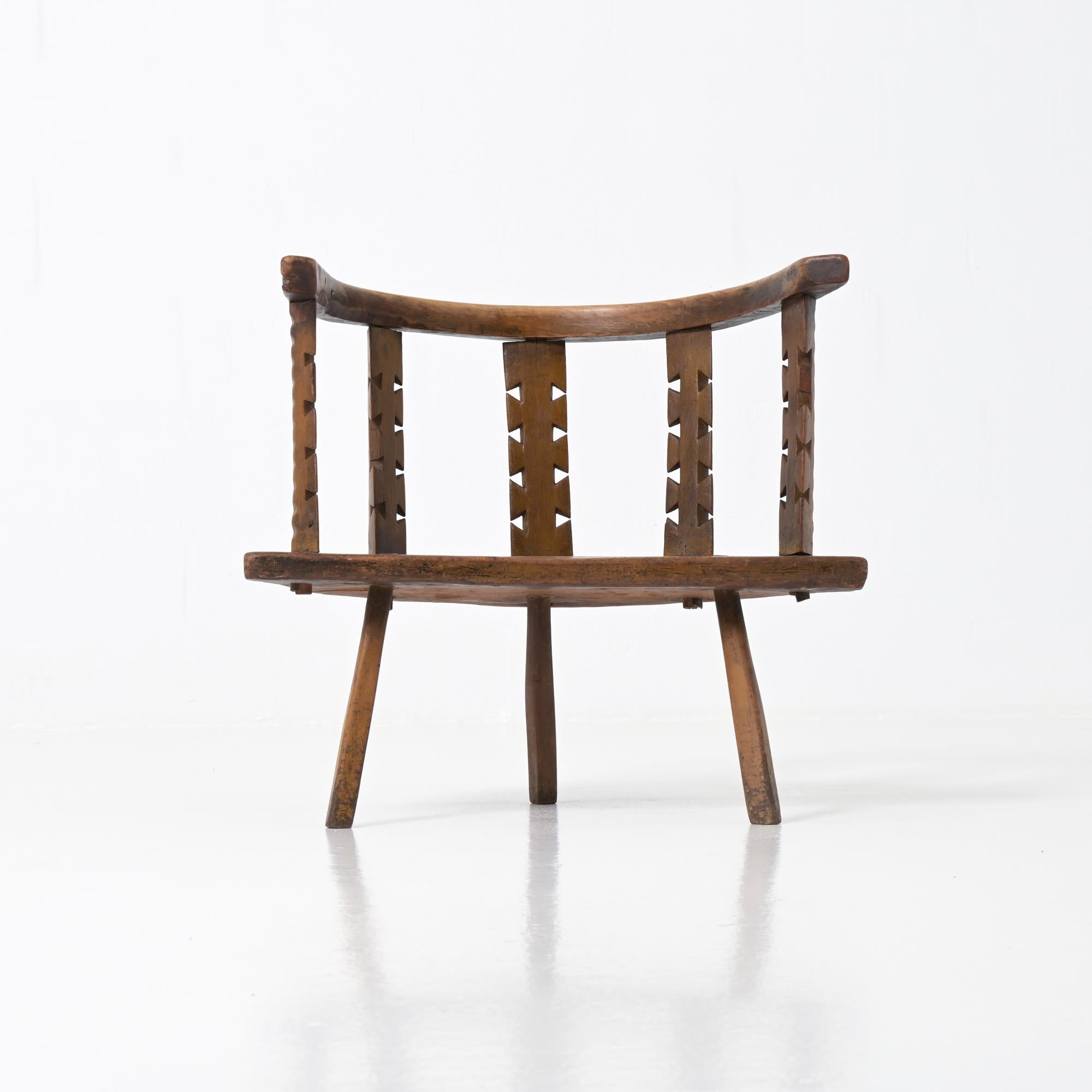 Rara silla de arte popular en Bueno estado para la venta en Vlimmeren, BE