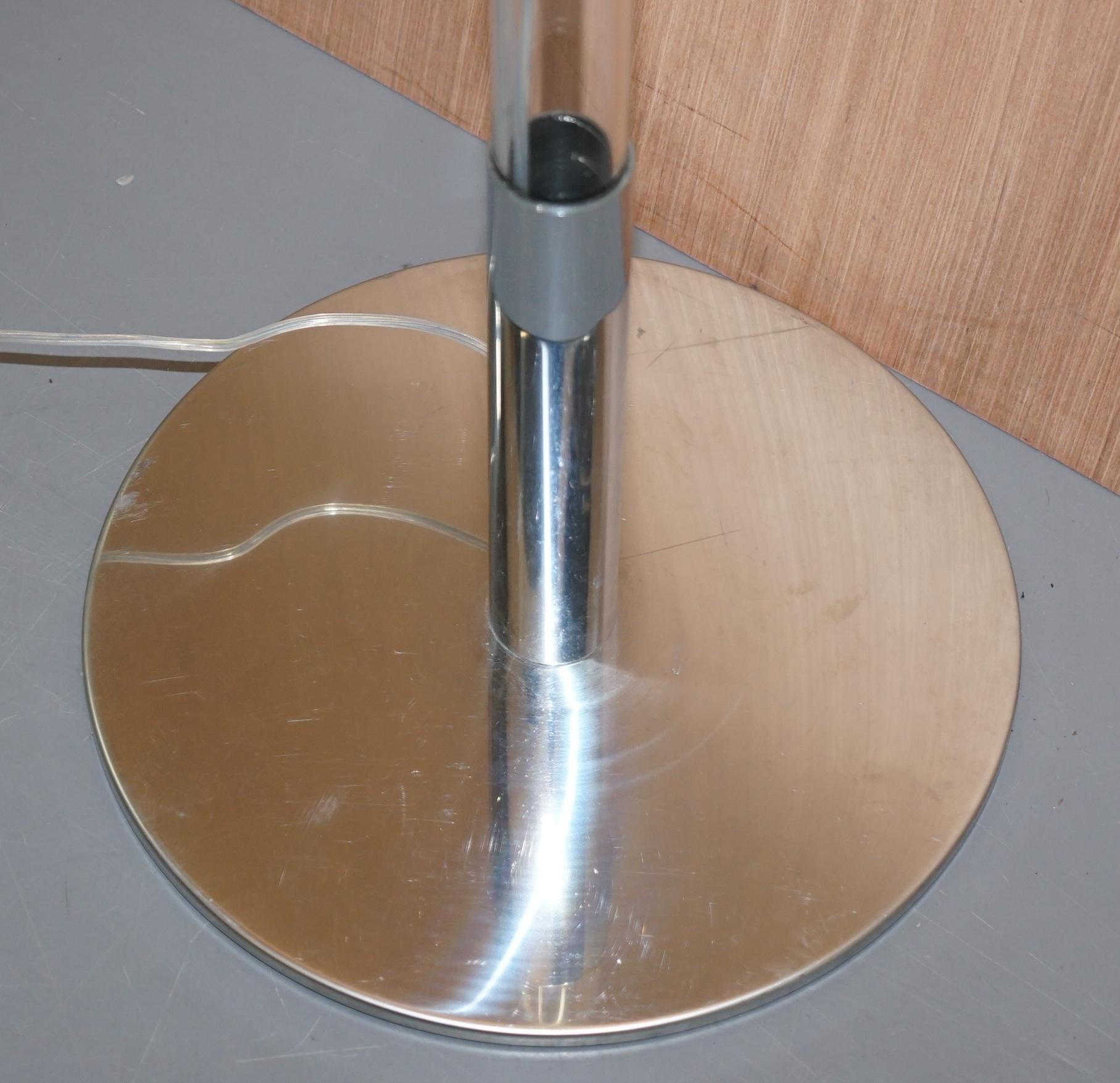 Rara lampada da terra in vetro e cromo Fontana Arte Flute Magnum in vendita 1