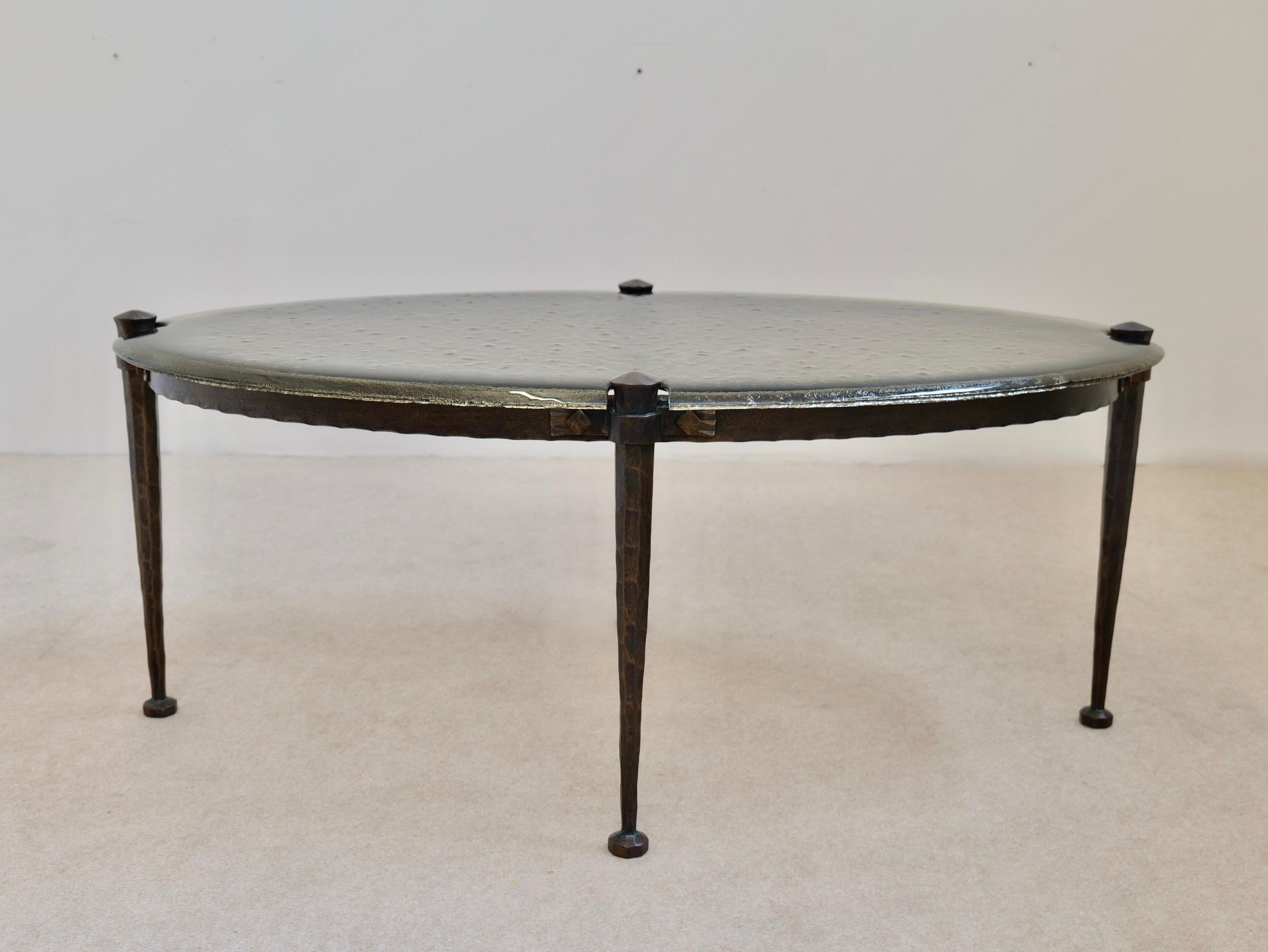 - stunning big brutalist table
- forged iron and cast glass
- 130 x 83 x 53 cm