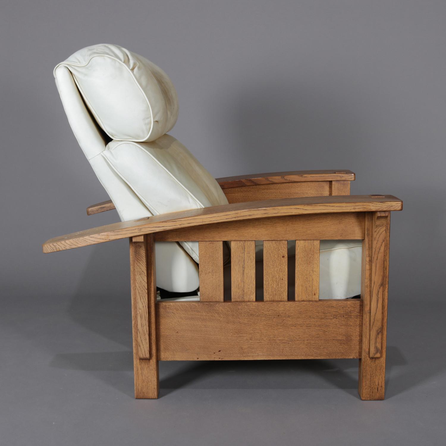 Seltene Form Arts & Crafts Stickley Bros:: Bow Arm Morris Chair Recliner:: ca. 1980 (amerikanisch)