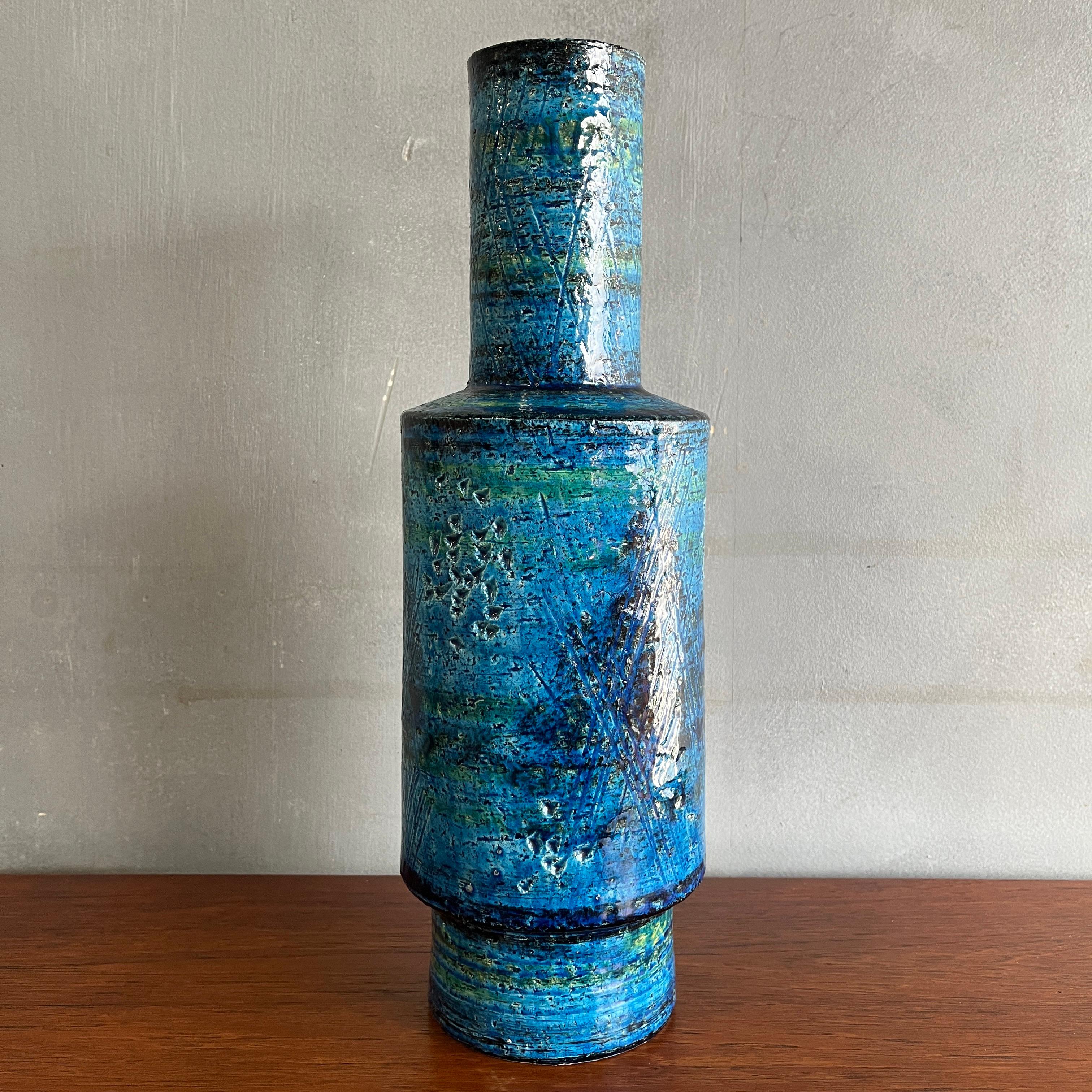 Very tall and unique vase. Rimini Blu series by Aldo Londi for Bitossi, Italy. This form has typically been made into a lamp, however this vase has no holes for wiring and left intact. Very clean with no chips and looks new having never held water.