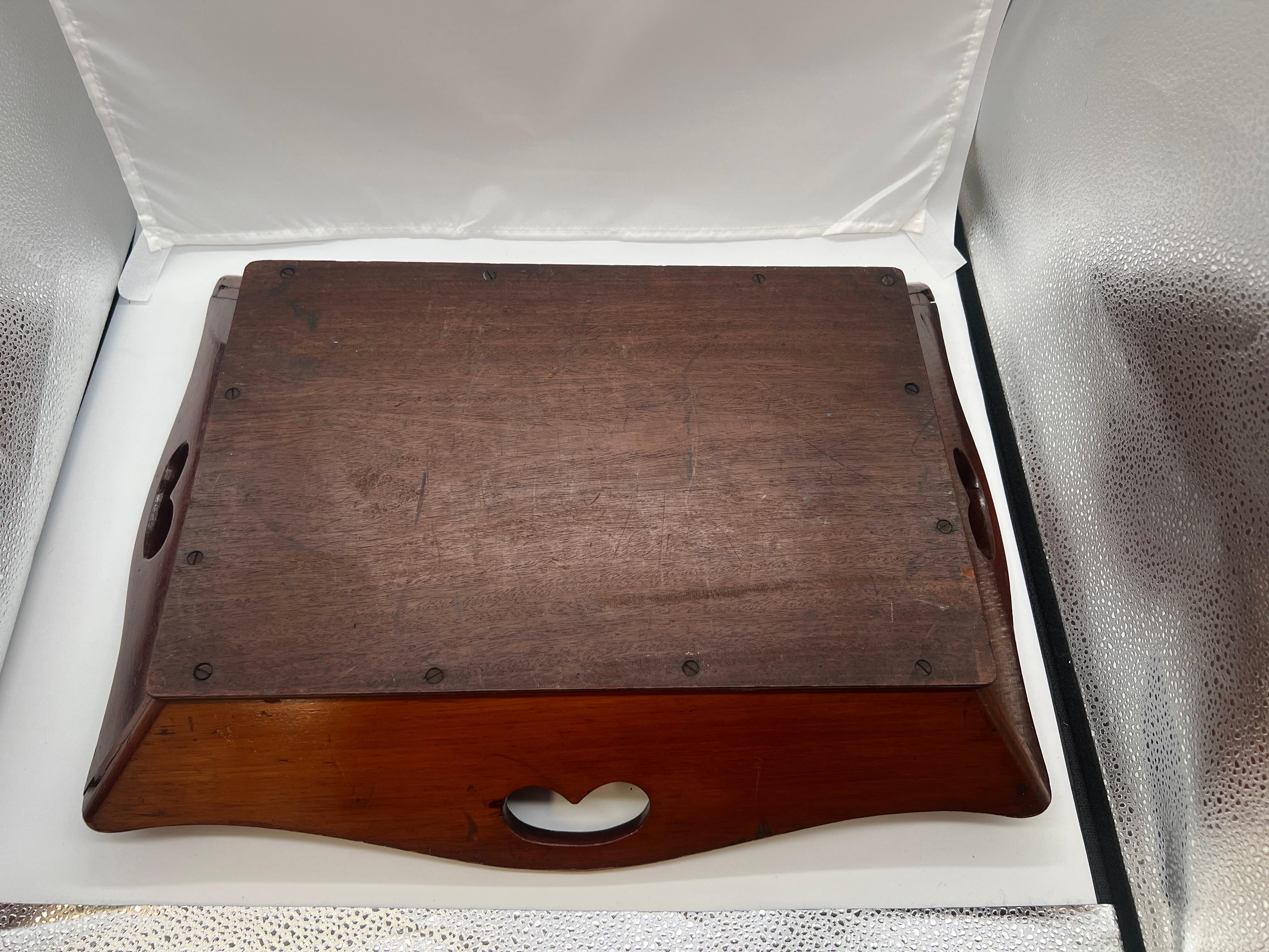 Rare Form - George III Mahogany Butler's Tray W/ Beveled Handles C. 1790 For Sale 4