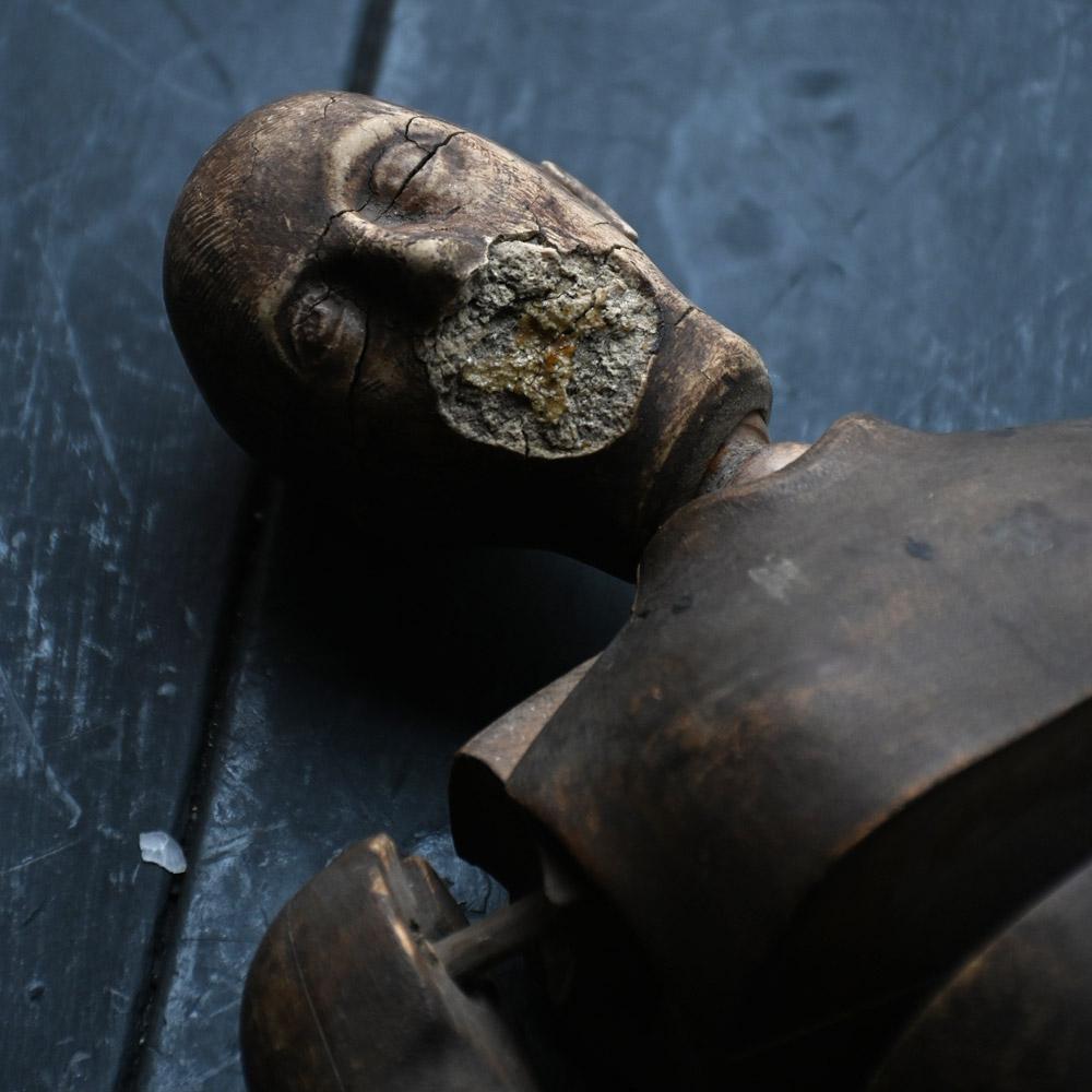 Sculpté à la main Rare Form A d'Artistics Lay du début du 20ème siècle en vente