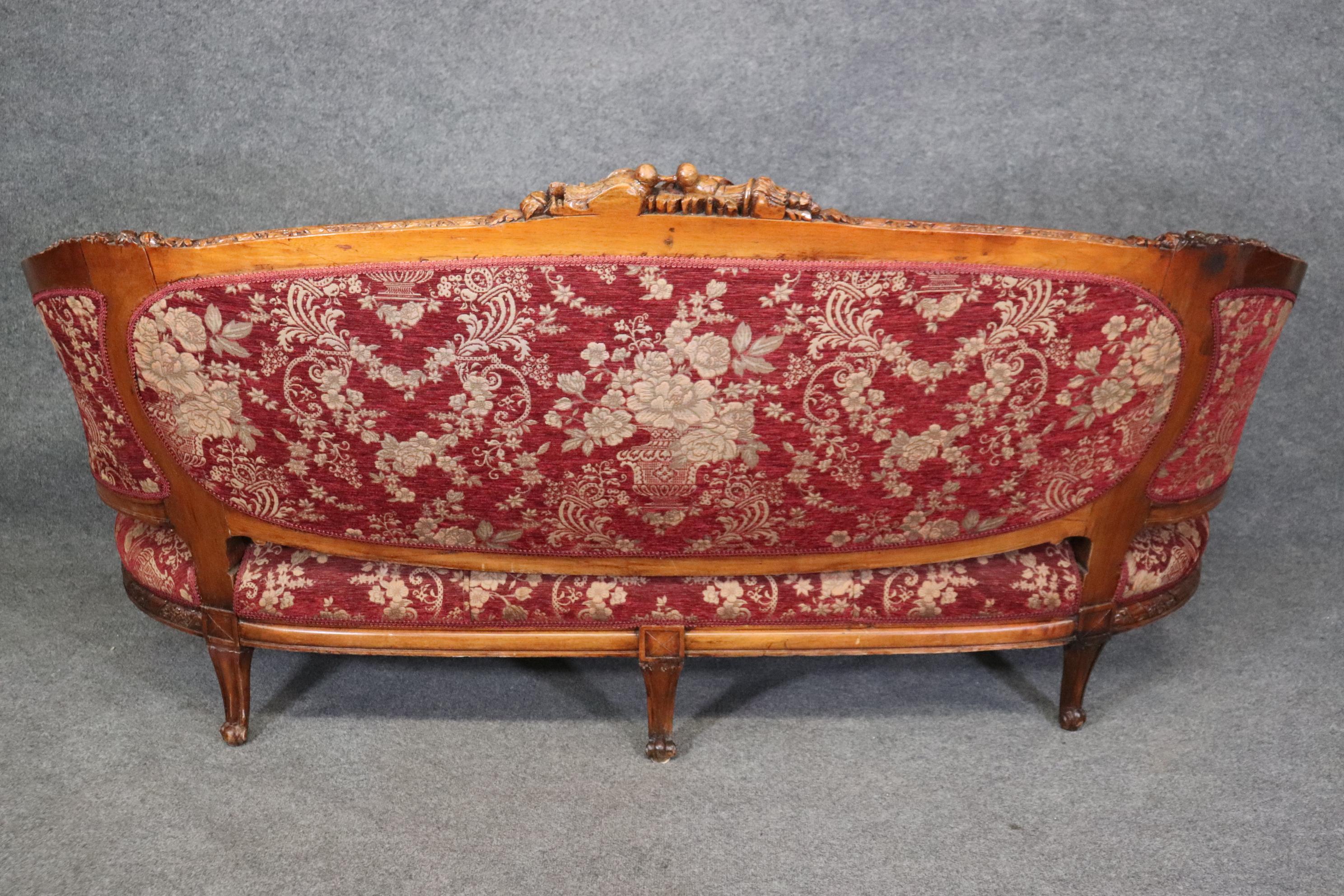Early 20th Century Rare form of French Louis XV Kissing Birds Carved To Death 1920s Sofa Settee