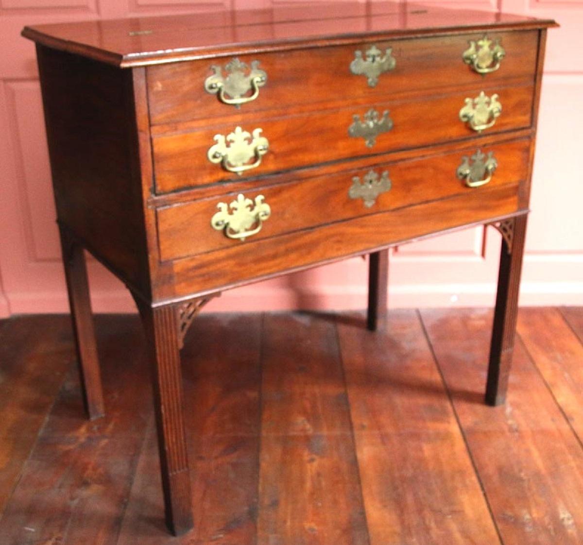 Rare Form Rhode Island Chippendale Mahogany Desk For Sale 8