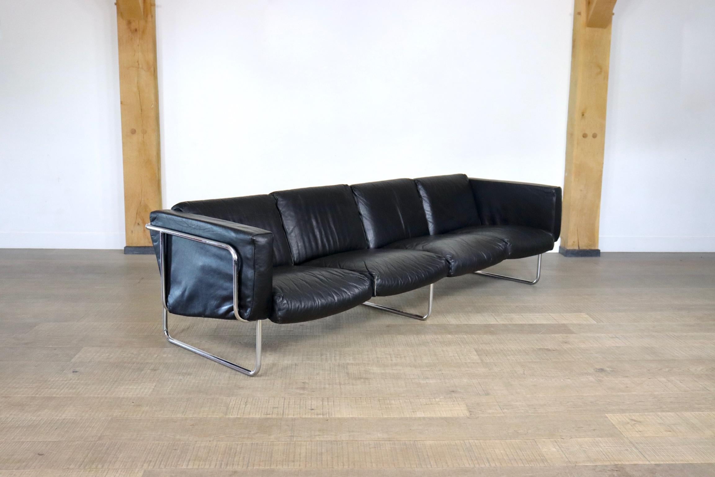 Rare Four Seater Leather Sofa by Hans Eichenberger for Strässle, Switzerland 70s For Sale 2