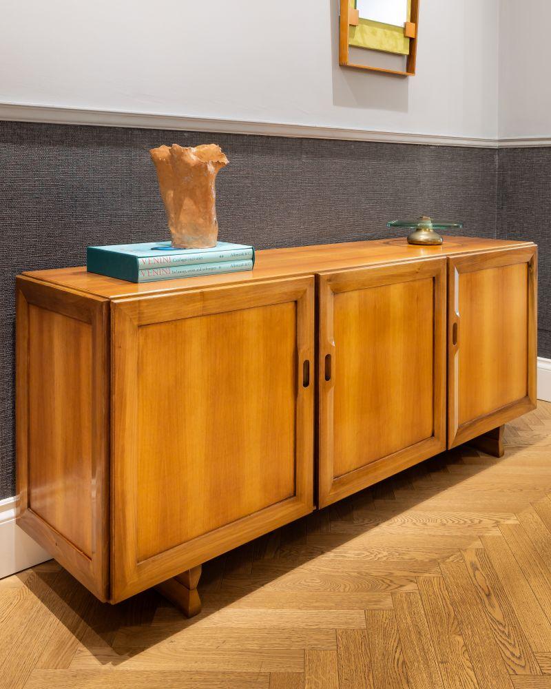 Rare Franco Albini cabinet, production by Poggi Italy 1950 mod. Mb15 in walnut wood.