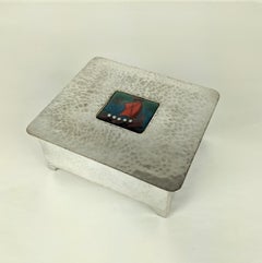 Frank Gardner - Boîte rare à dos nu en argent sterling et émail