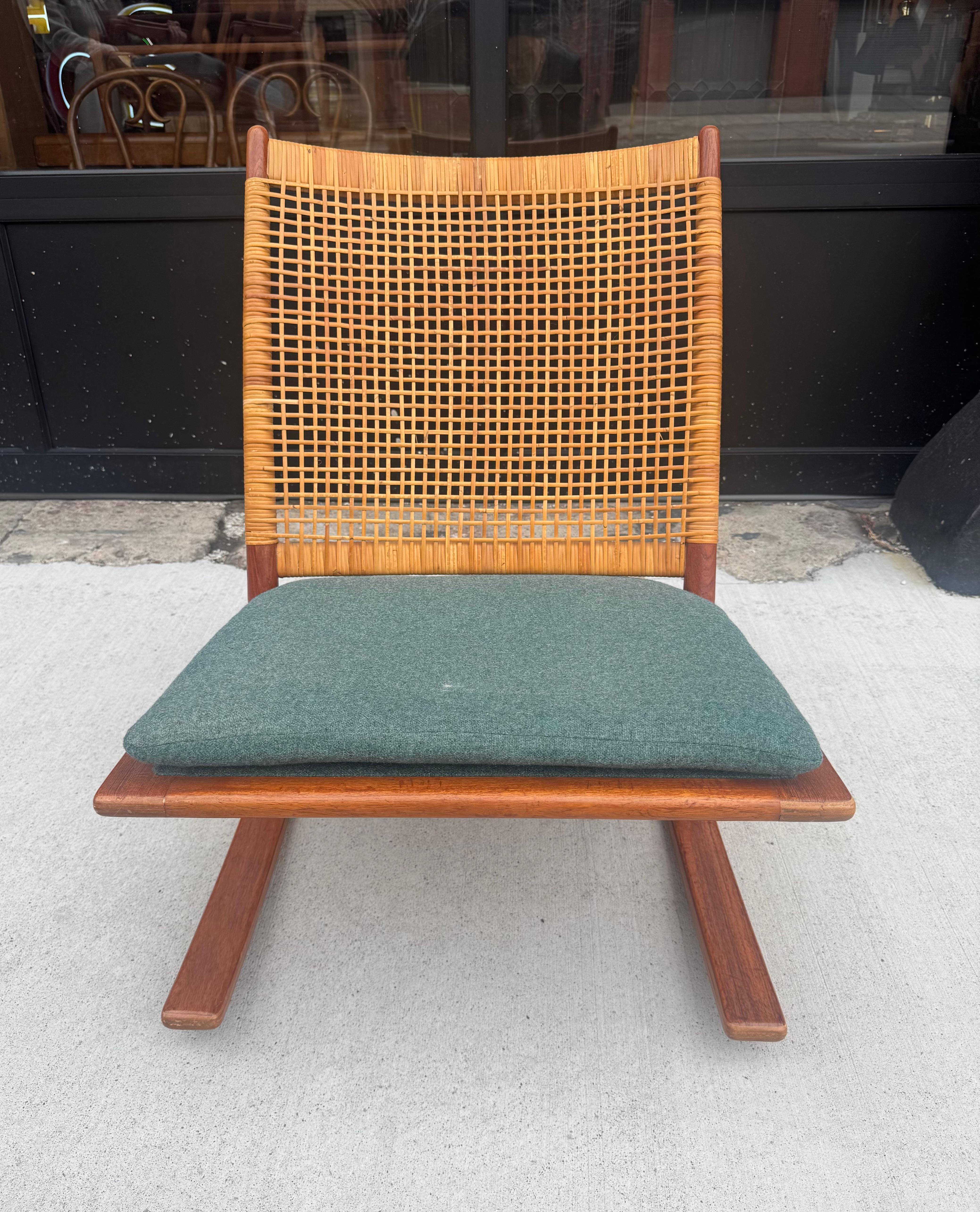 Norvégien Rare fauteuil à bascule en teck Fredrik Kayser Model 599, Rocker Norway, circa 1960s en vente