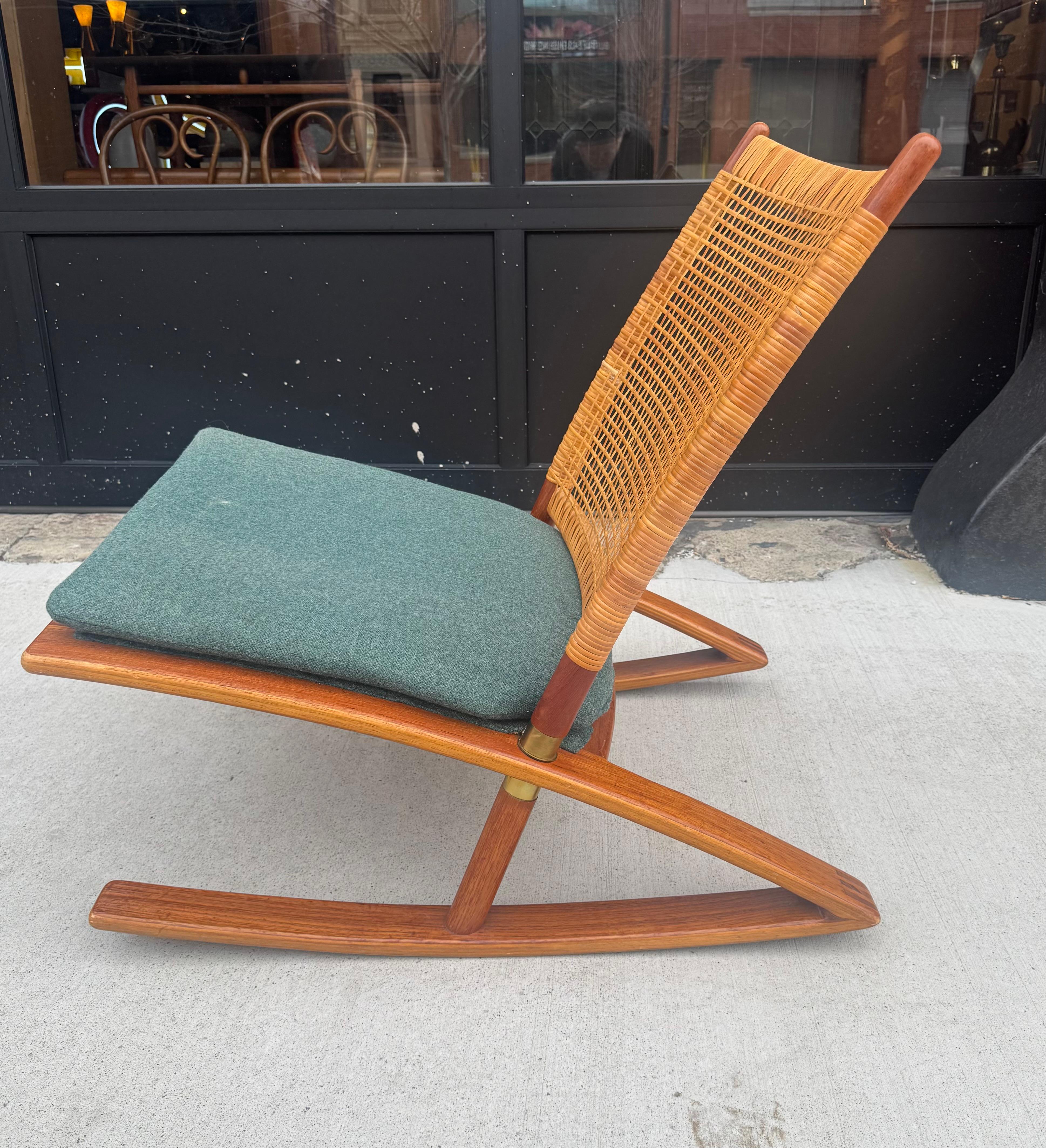Milieu du XXe siècle Rare fauteuil à bascule en teck Fredrik Kayser Model 599, Rocker Norway, circa 1960s en vente