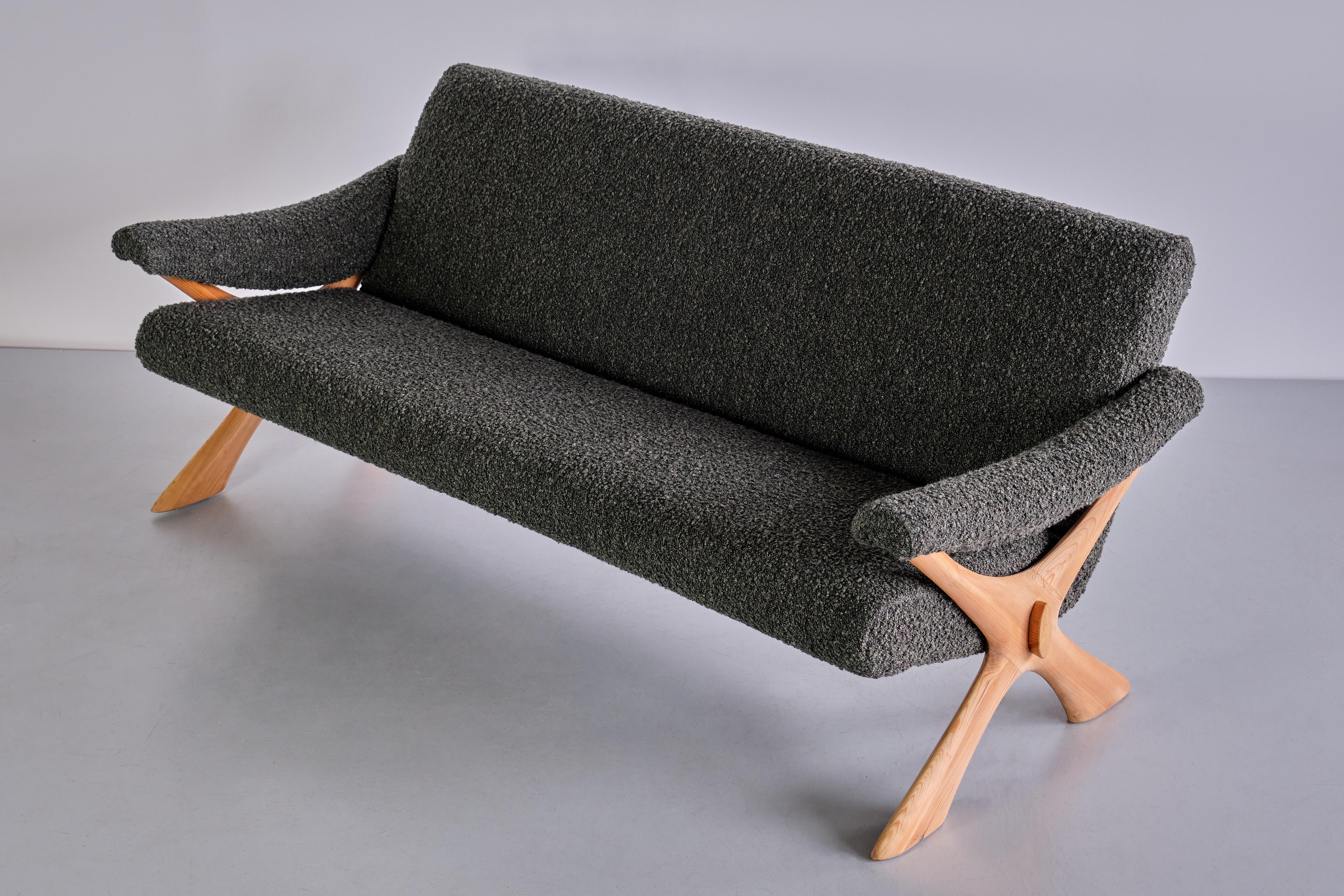 Rare Fredrik Schriever-Abeln Sofa in Pine and Dark Green Bouclé, Sweden, 1960s For Sale 8